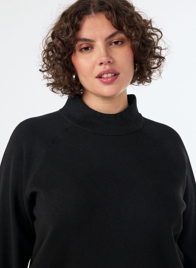 Blouse en maille en m&eacute;lange de viscose &agrave; col roul&eacute;, Noir, Model image number 3