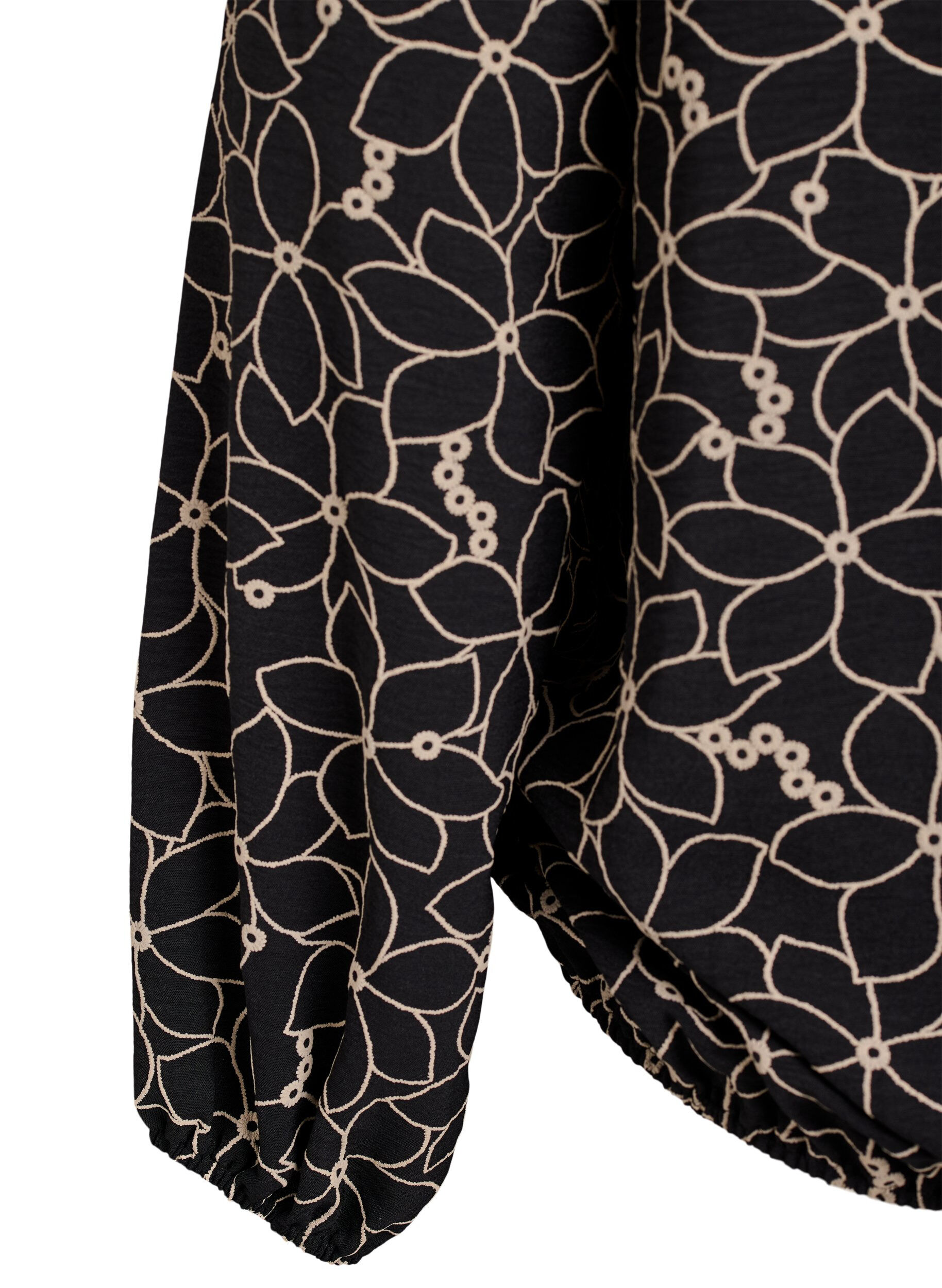 Zizzi Blouse &agrave; manches longues avec broderie florale, Noir, Packshot image number 3