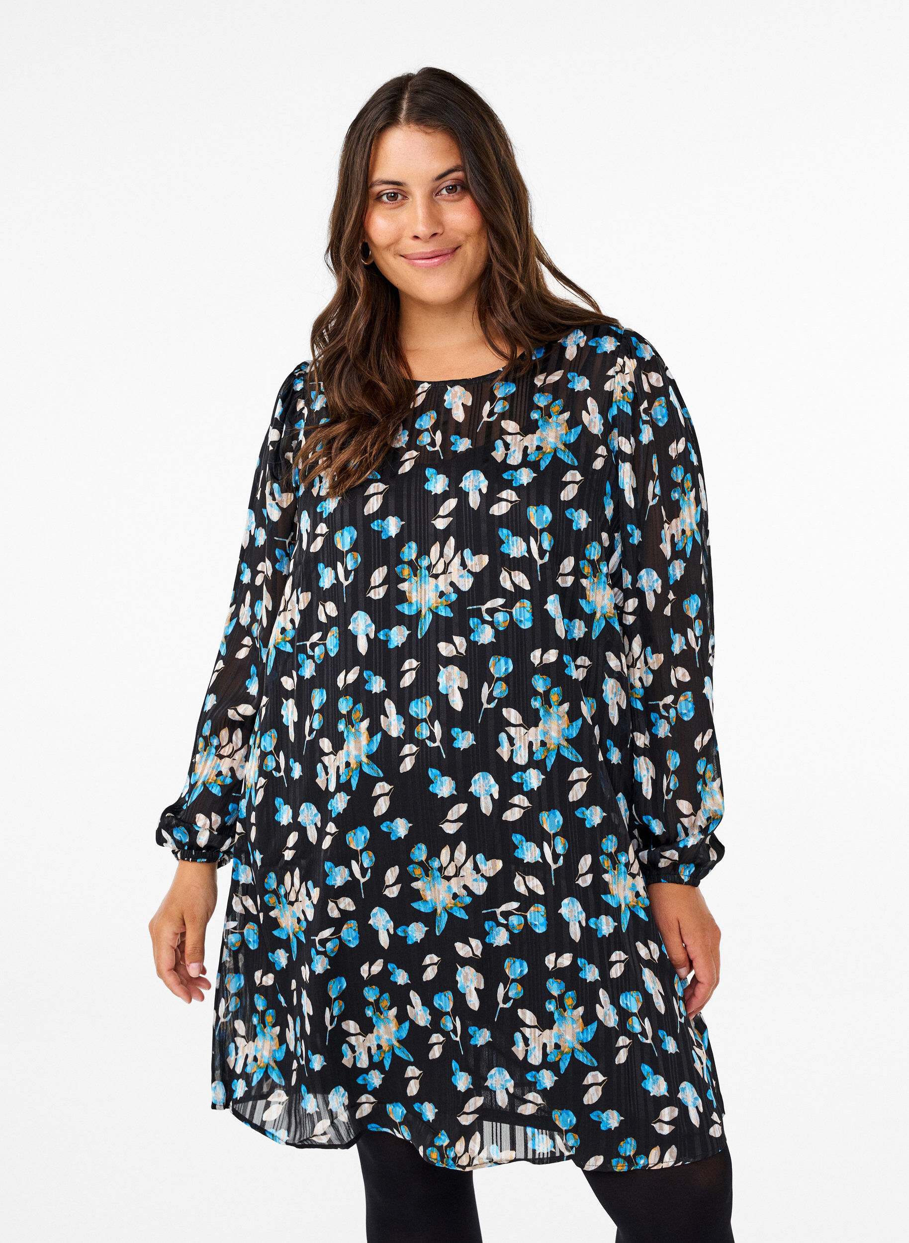 Zizzi Robe courte imprim&eacute;e &agrave; col rond, Black Blue Fl. AOP, Model image number 0