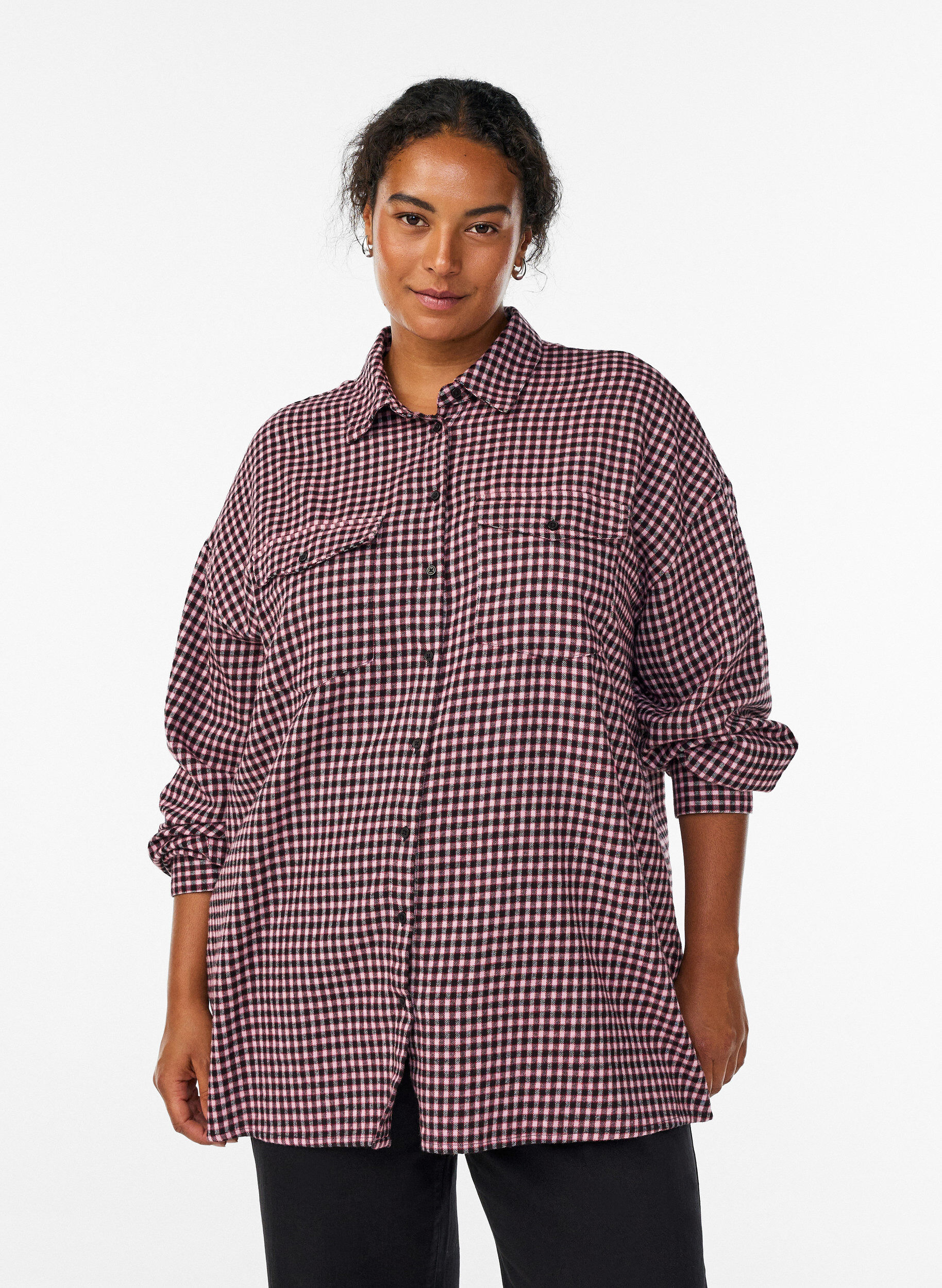 Chemise longue &agrave; carreaux avec poches poitrine, Rouge, Model