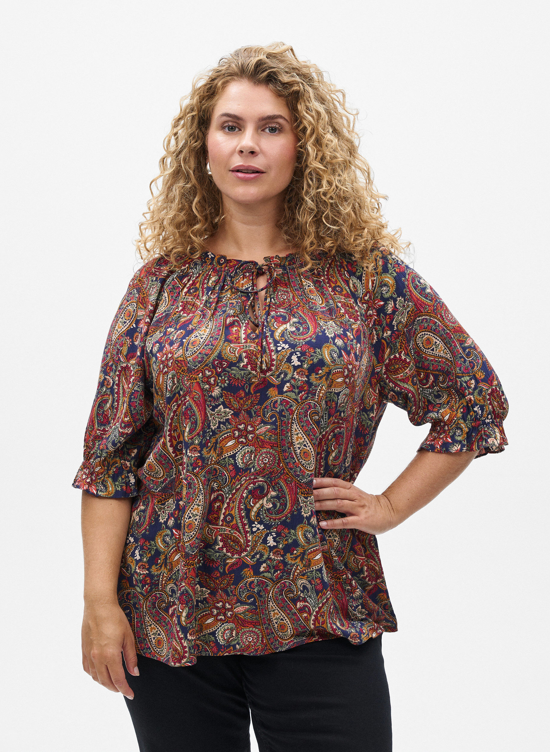Zizzi Blouse en viscose &agrave; imprim&eacute; paisley et manches coudes, Bleu, Model image number 0