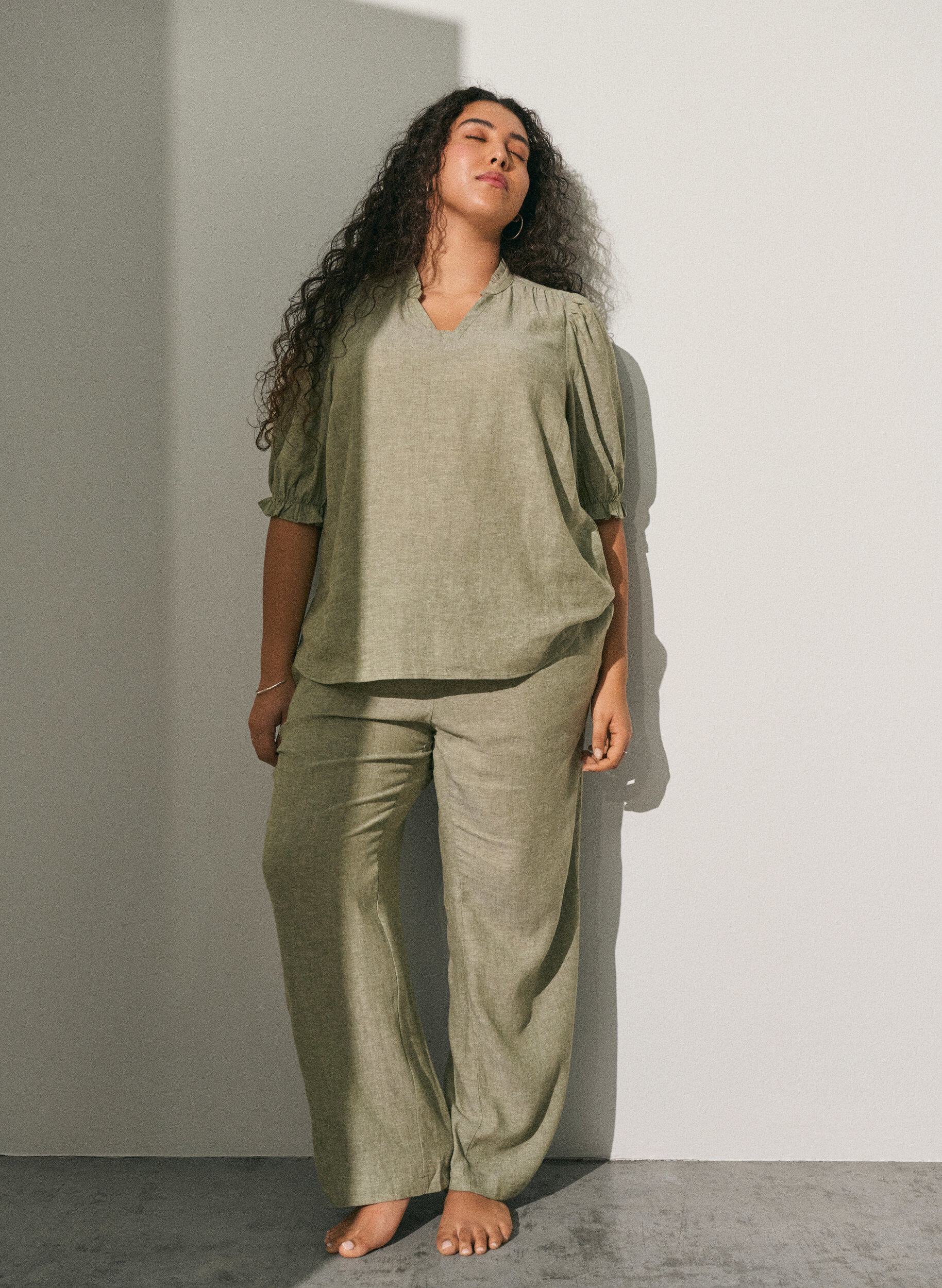 Zizzi Pantalon ample en lin et viscose, Vert, Image image number 0
