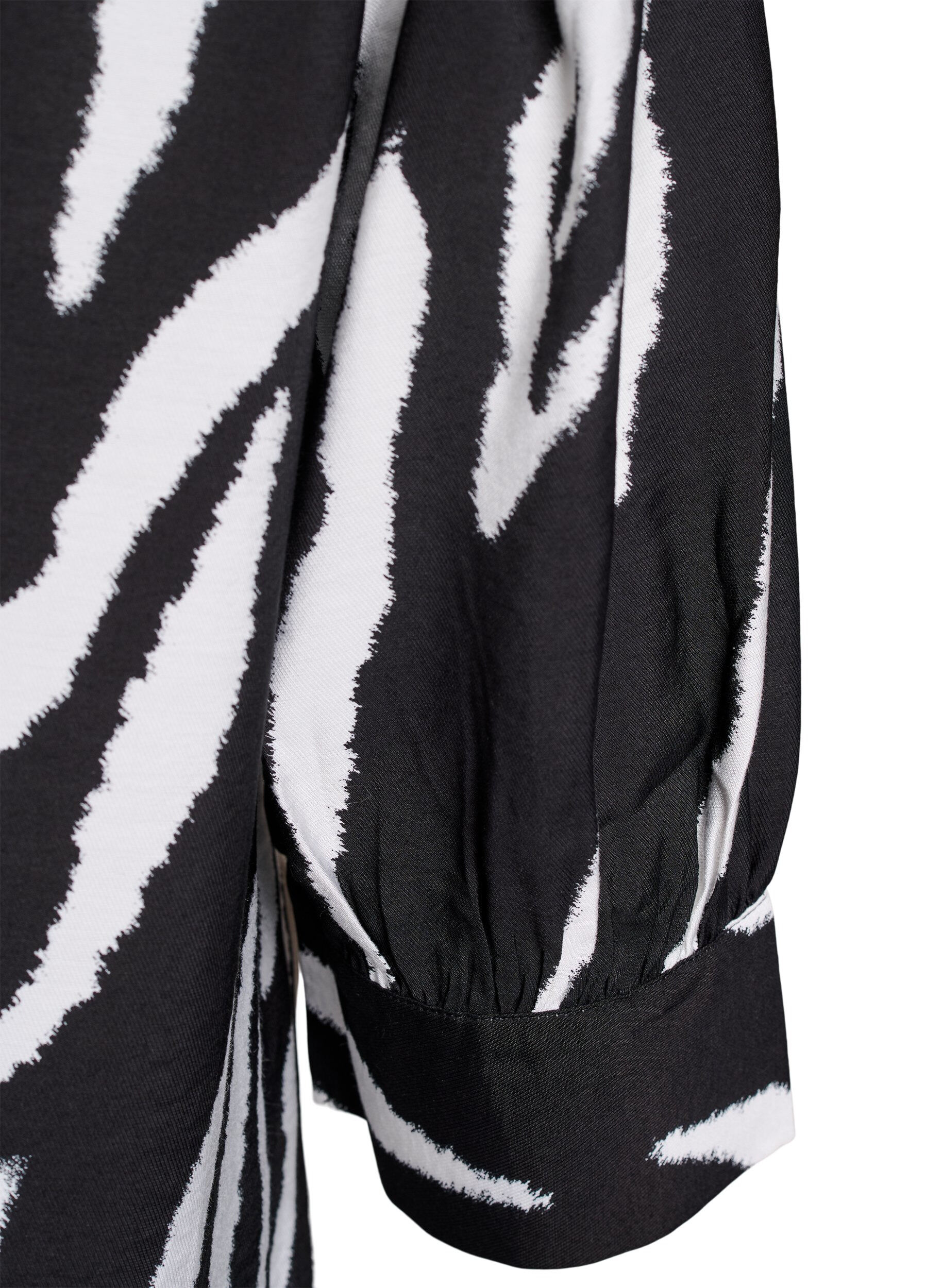 Zizzi Blouse avec smocks et manches longues, Noir, Packshot image number 3