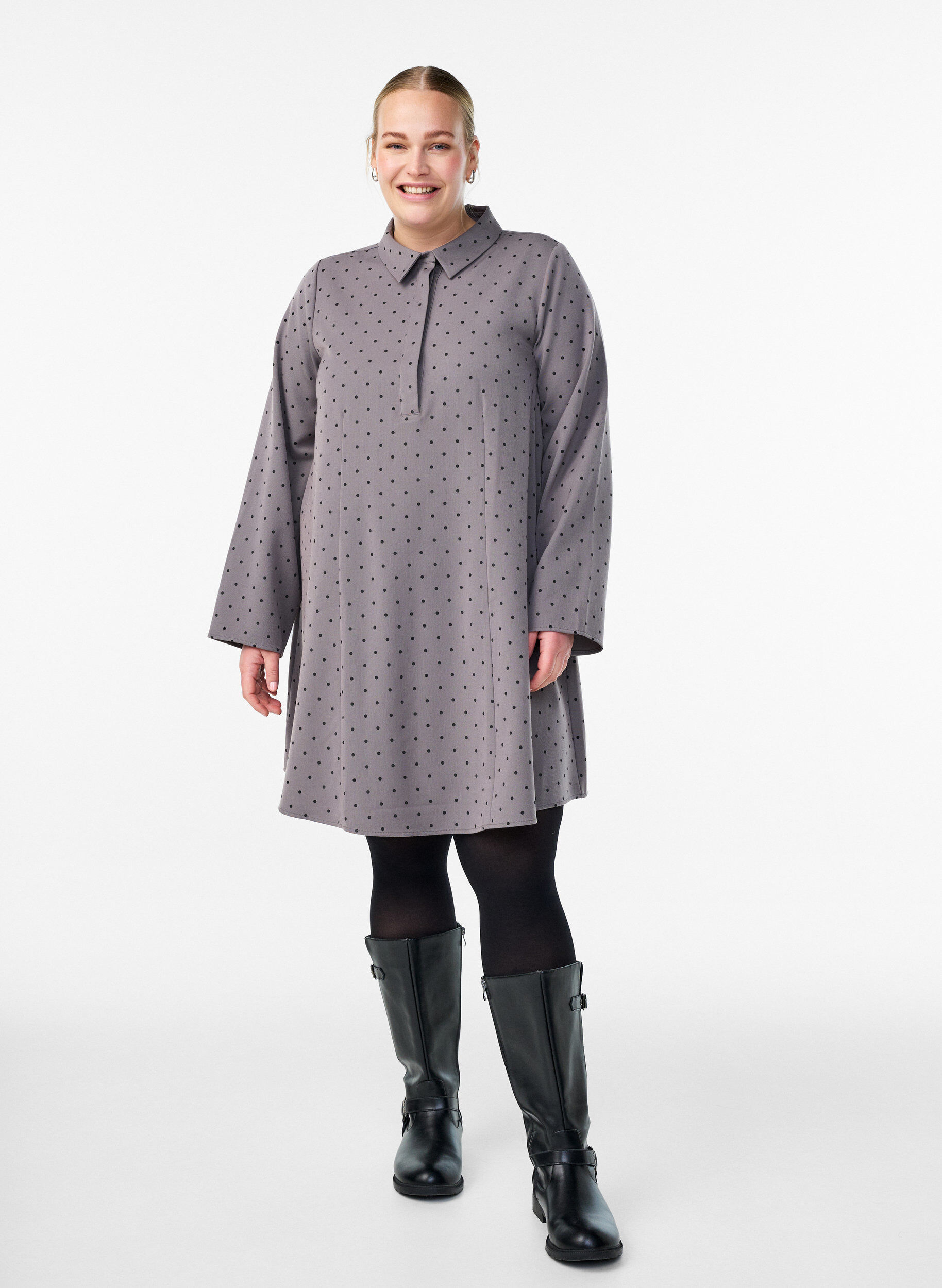 Zizzi Robe courte &agrave; coupe &eacute;vas&eacute;e avec manches longues, Gris, Model image number 1