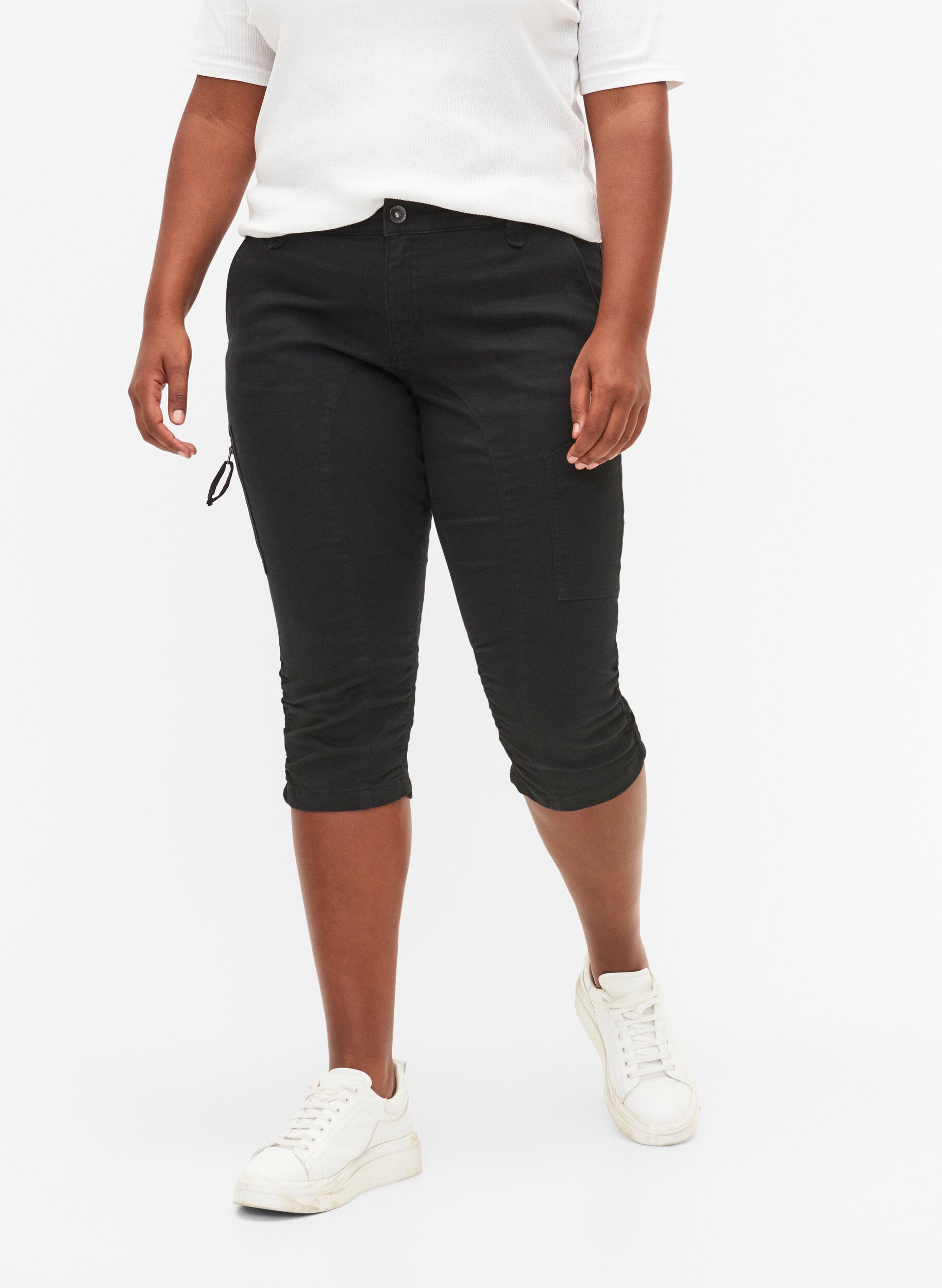 Zizzi Jean capri coupe slim avec poches, Noir, Model image number 3