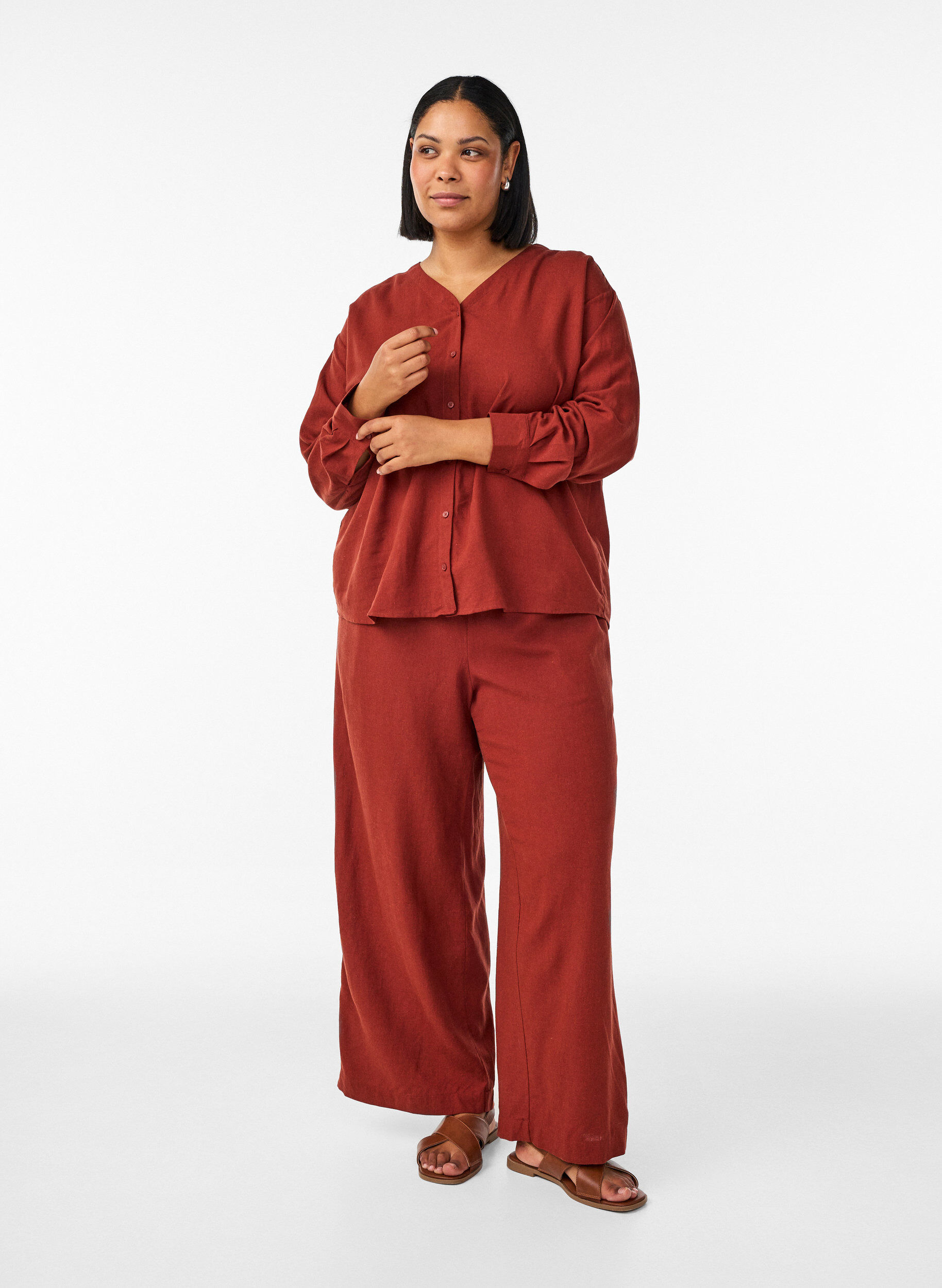 Zizzi Pantalon large en lin et viscose, Bordeaux, Model image number 0