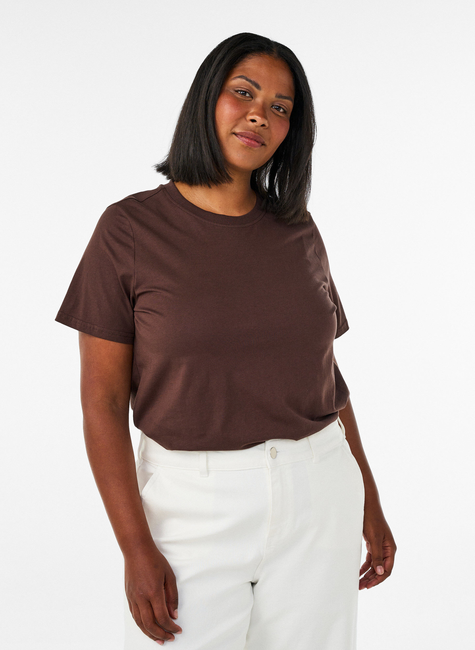 T-shirt basique en coton &agrave; col rond, Marron, Model