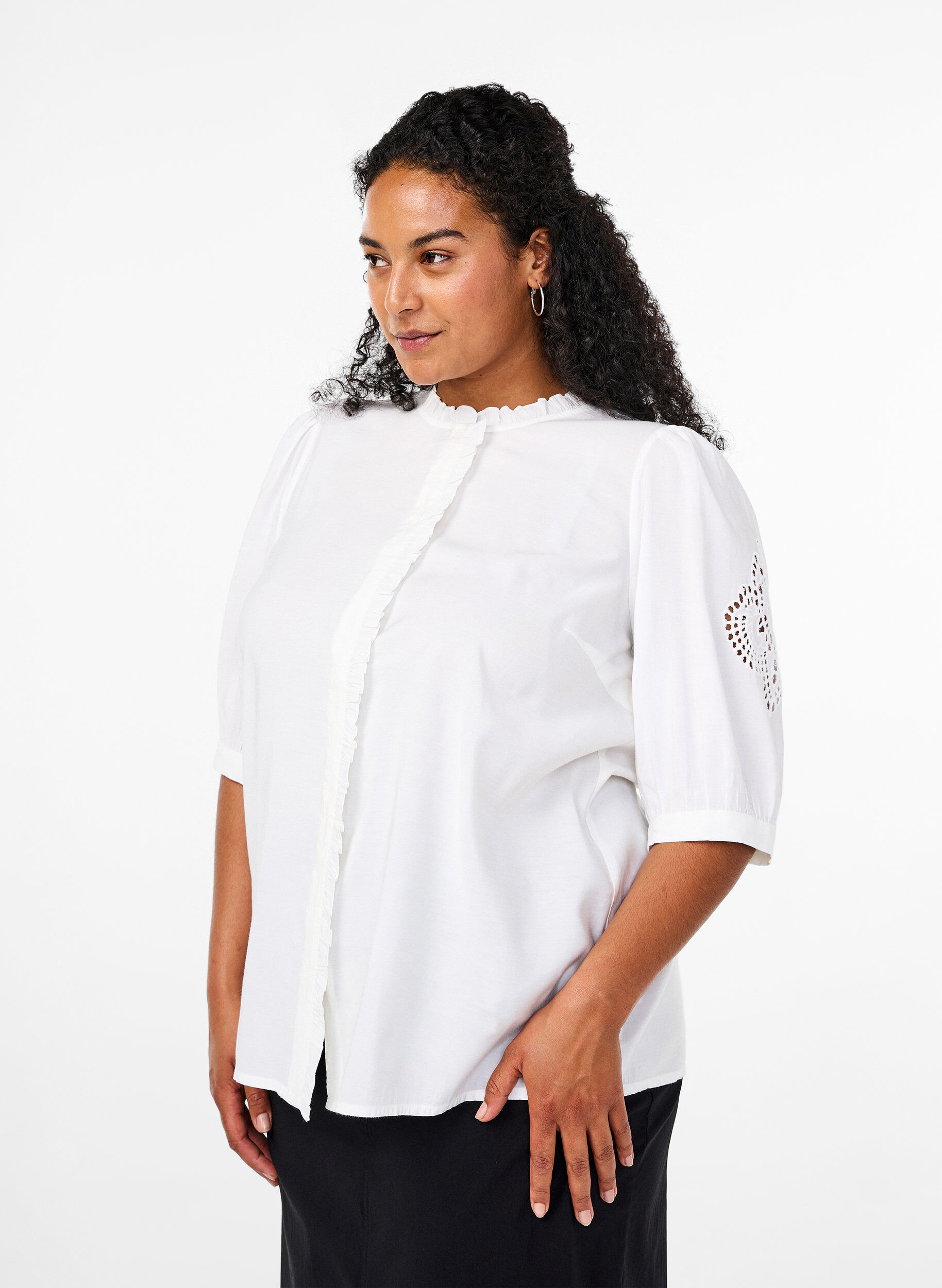 Zizzi Chemisier &agrave; volants et broderie anglaise, Blanc, Model image number 0