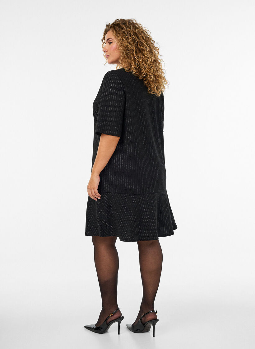 Robe courte coupe &eacute;vas&eacute;e avec des rayures paillet&eacute;es, Noir, Model image number 2