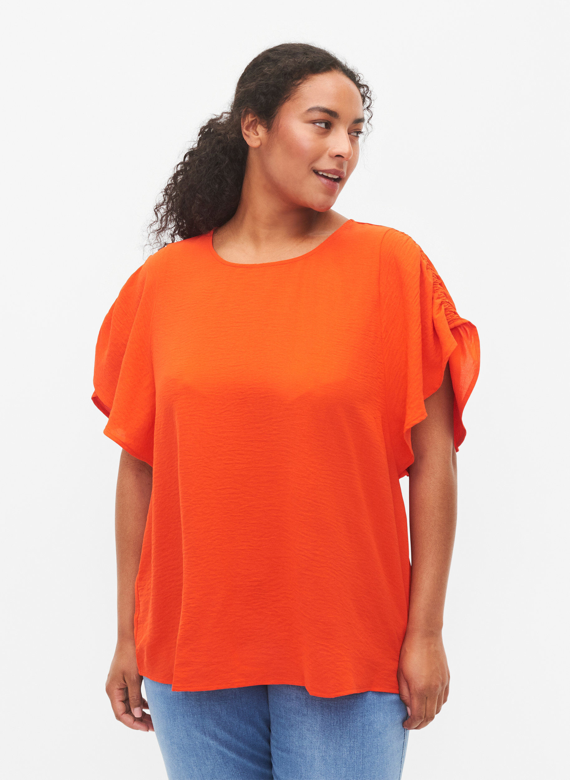 Zizzi Blouse &agrave; manches courtes avec des plis., Orange.com, Model image number 0
