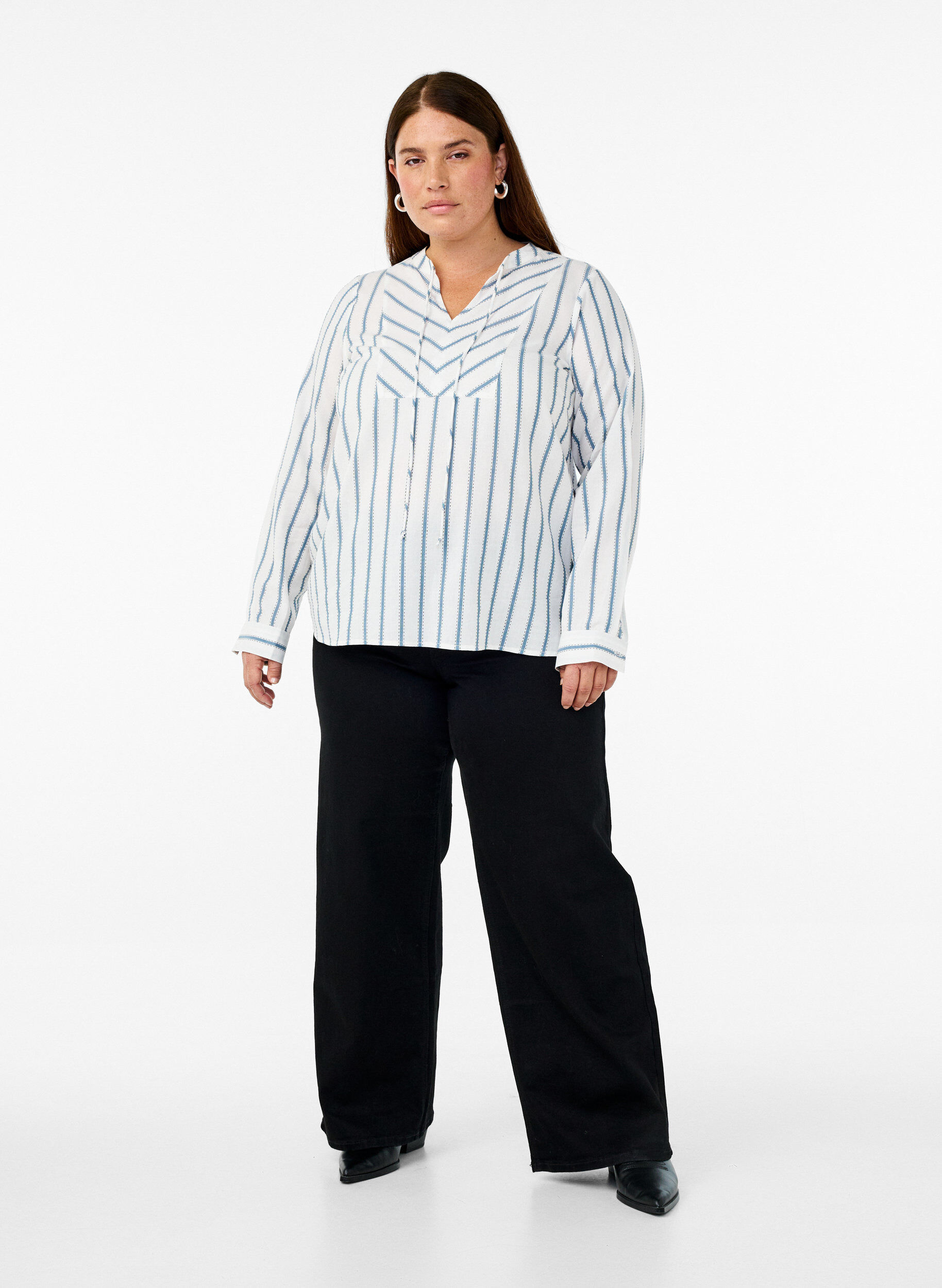 Zizzi Chemisier ray&eacute; avec d&eacute;tail cravate, Blanc, Model image number 1