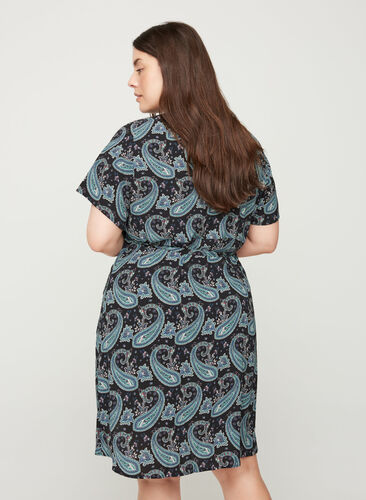 Robe portefeuille manches courtes, B. Vintage Paisley, Model image number 1