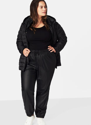 Pantalon de pluie avec coutures étanches, Black, Model image number 1