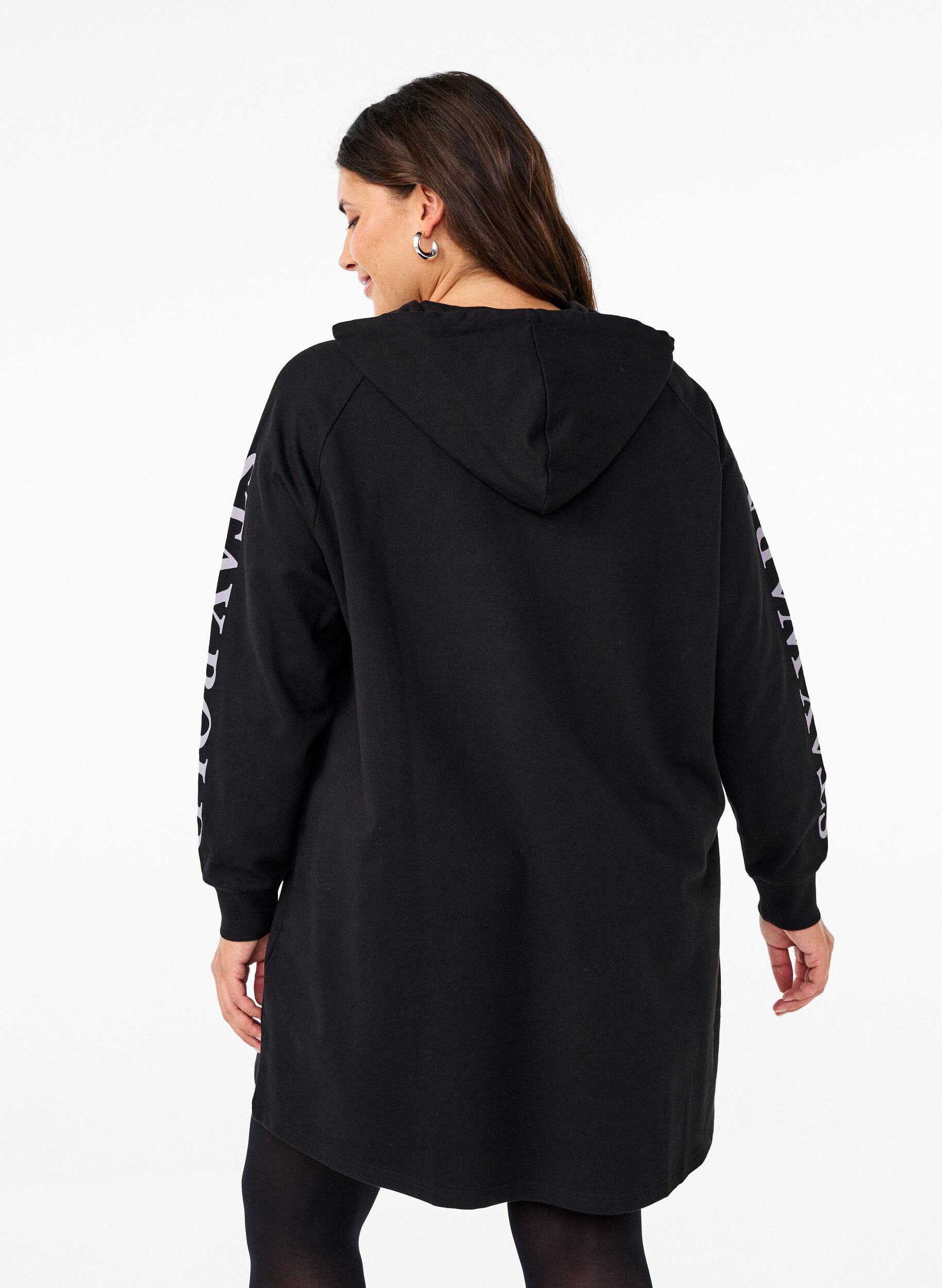 Zizzi Sweat oversize &agrave; imprim&eacute; sur les manches, Black w. Silver, Model image number 1