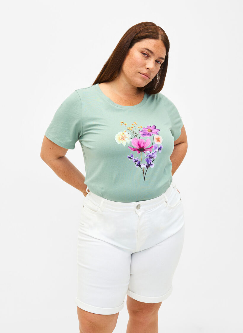  Shorts en jean moulants à taille haute, Bright White, Model image number 0