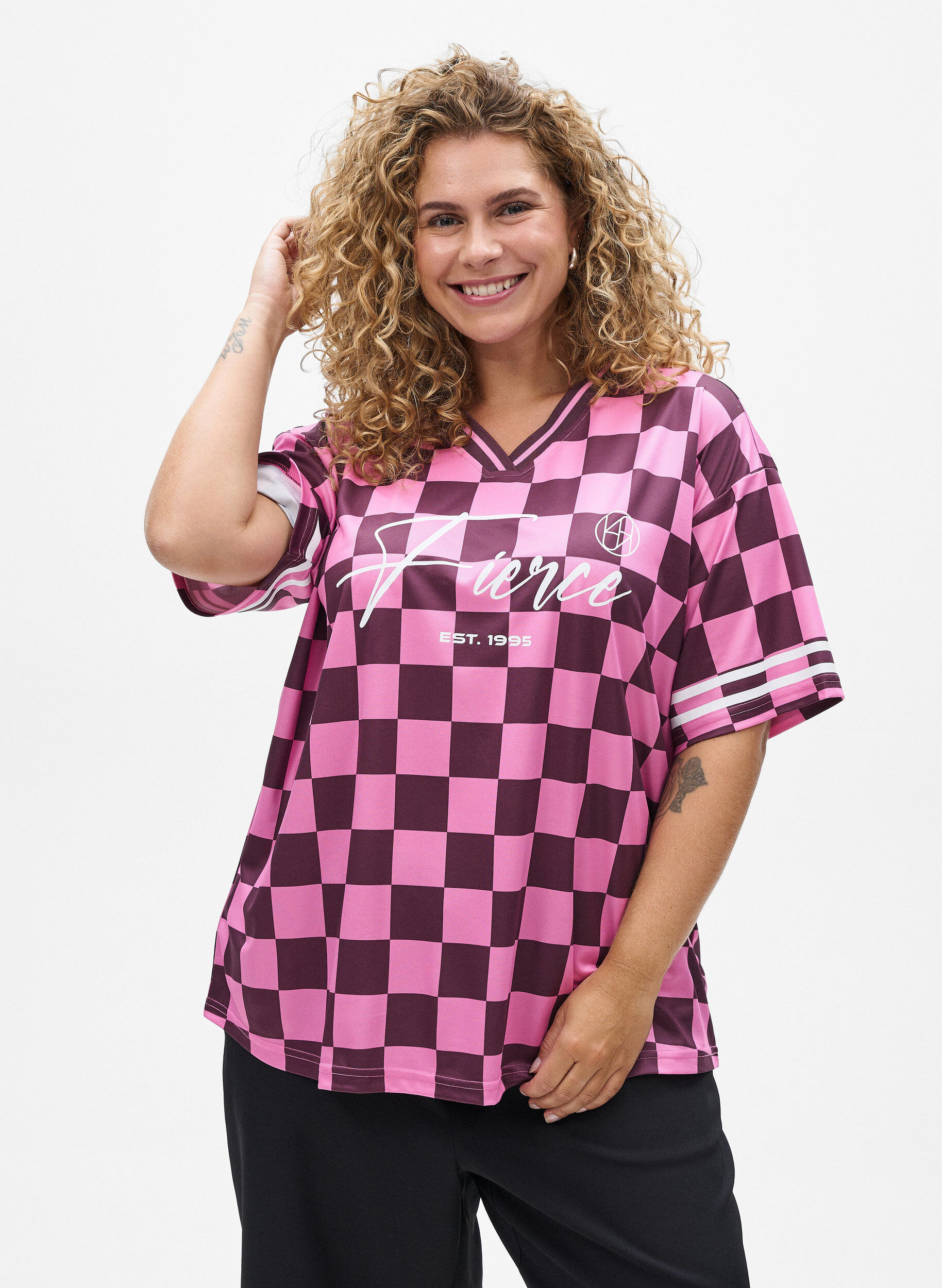 T-shirt sport imprim&eacute; carreaux et texte, Bordeaux, Model