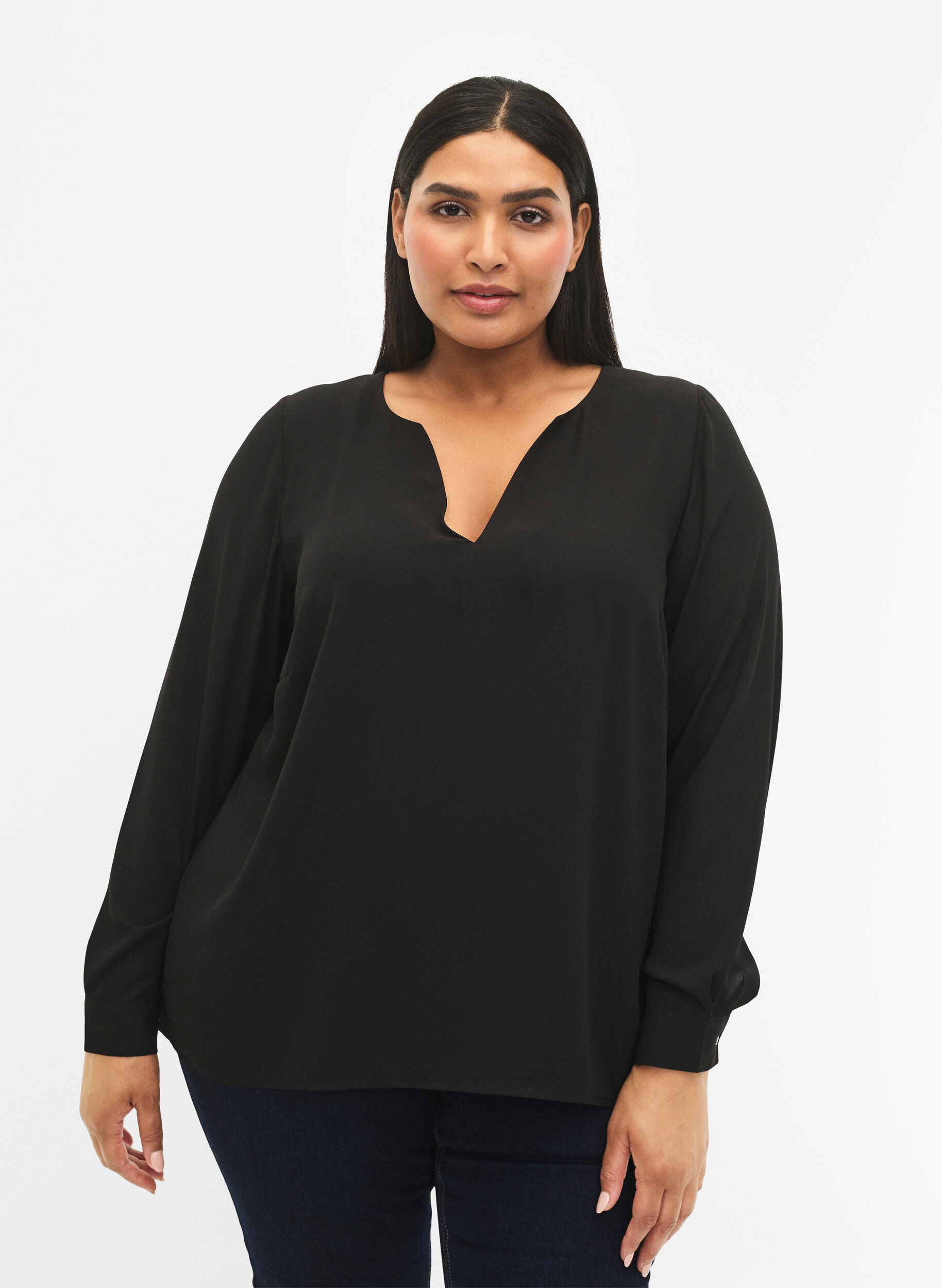 Zizzi Blouse &agrave; manches longues avec des plis &agrave; l'arri&egrave;re, Black, Model image number 0