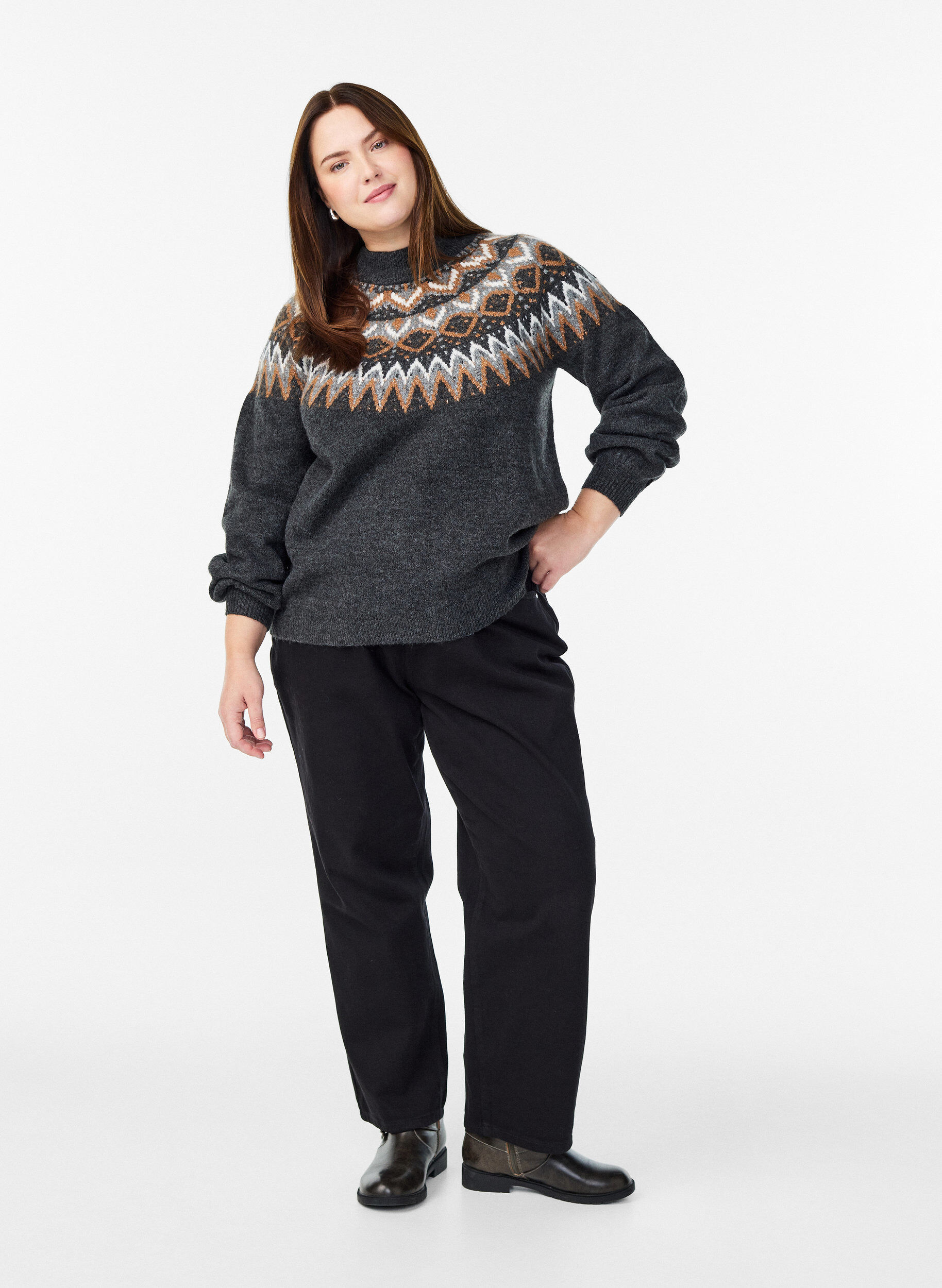 Zizzi Blouse en maille &agrave; motif et col montant, Gris anthracite, Model image number 1