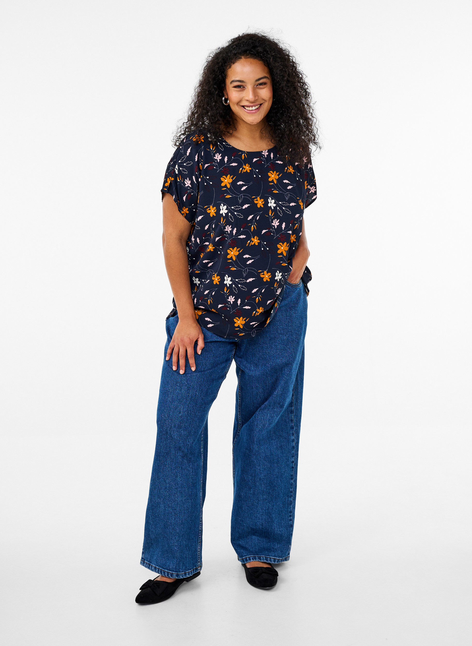 Zizzi Chemisier &agrave; manches courtes imprim&eacute;, Sky Captain Flower, Model image number 3