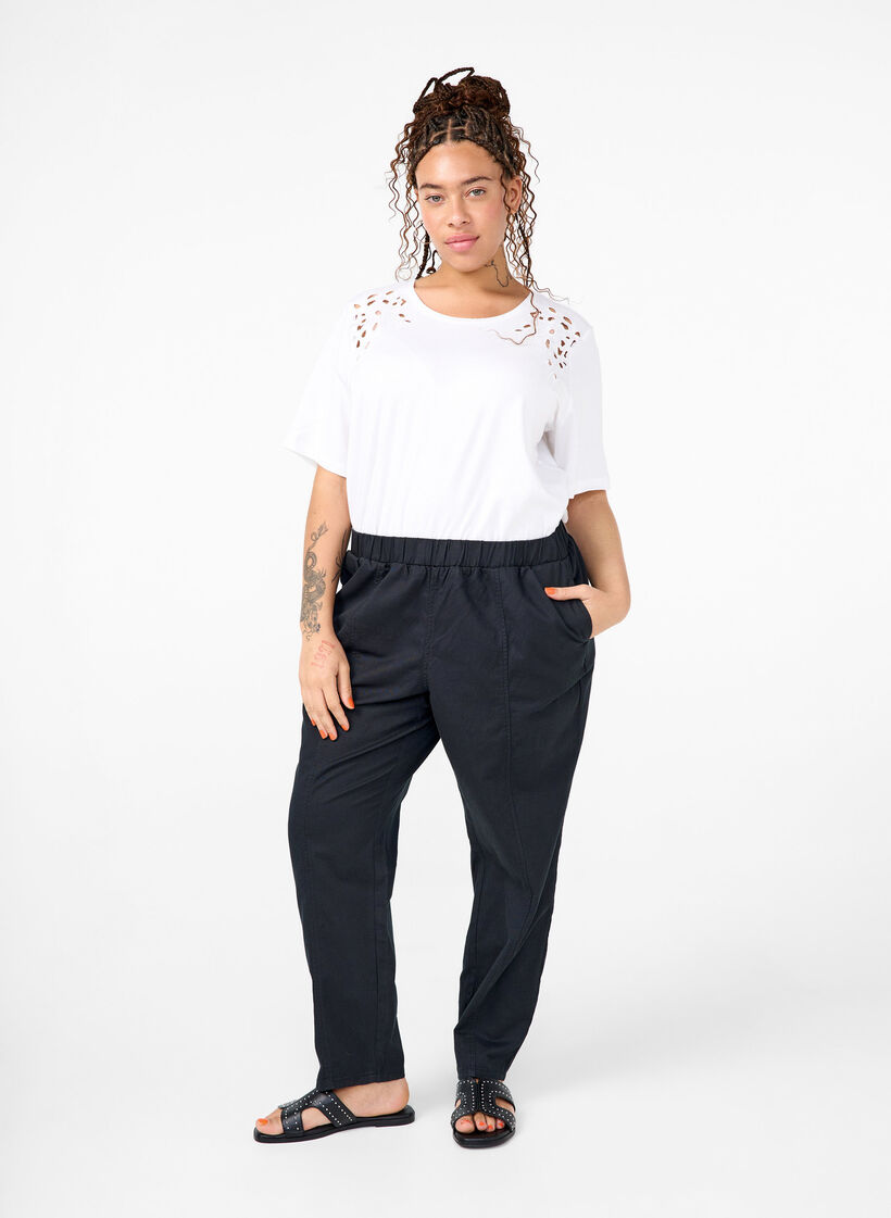 T-shirt en coton bio avec détails brodés, Bright White, Model image number 2