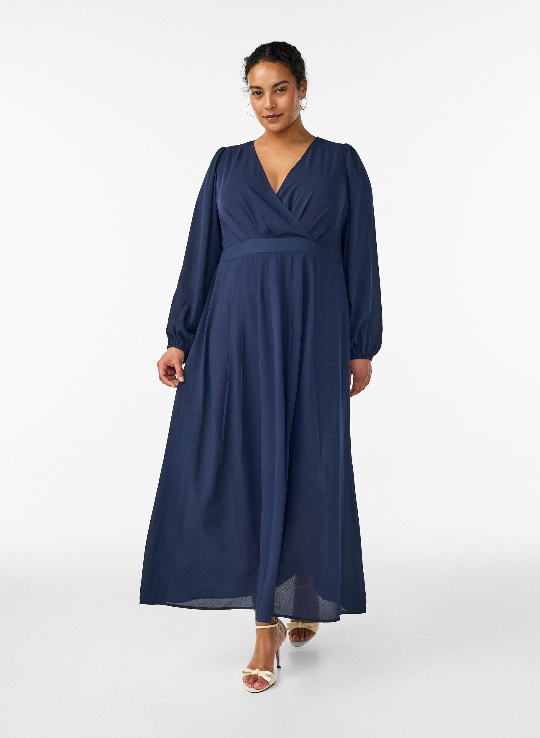 Robe maxi avec encolure cache-c&oelig;ur et manches longues, Bleu, Model