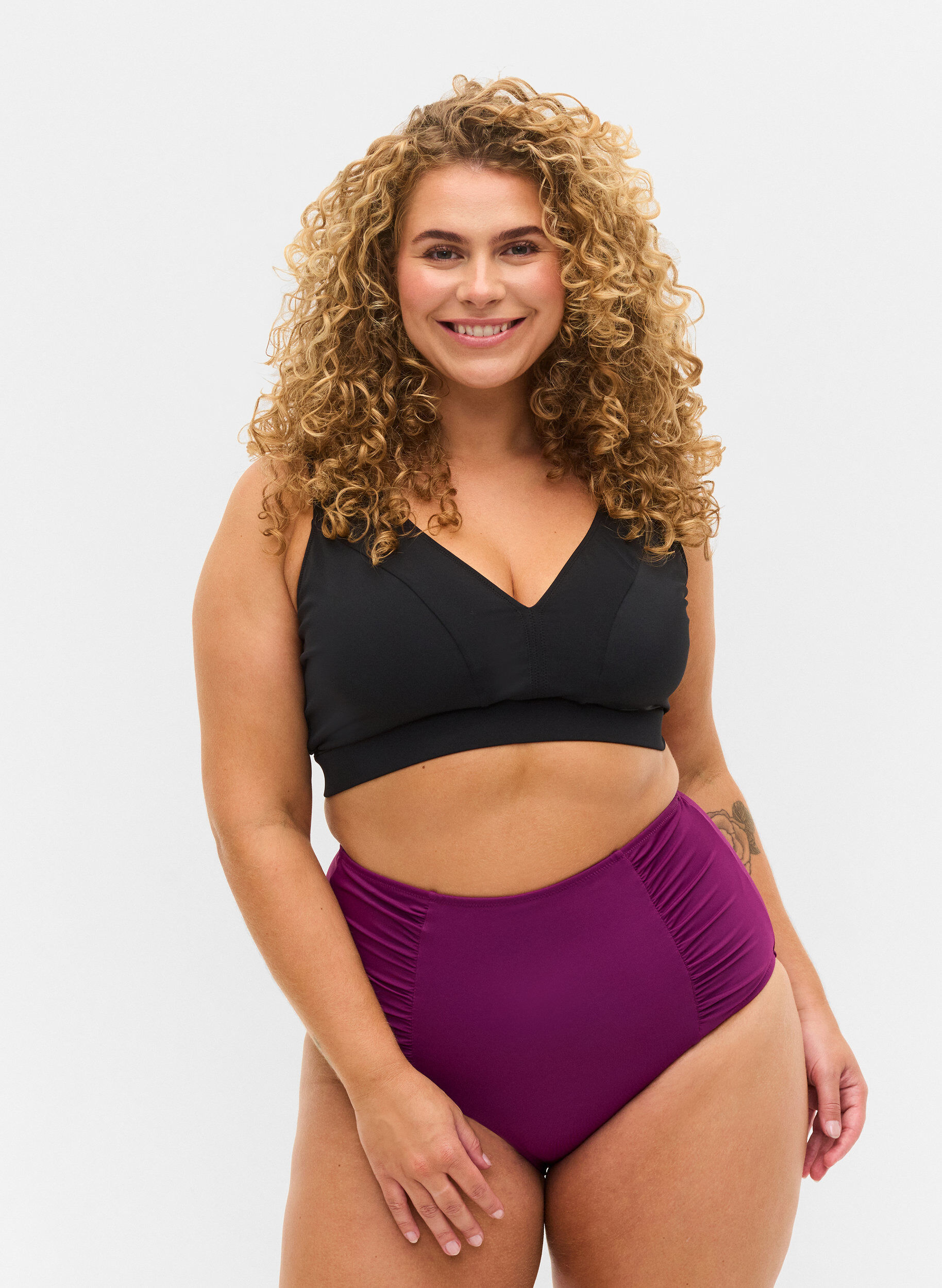 Zizzi Bas de bikini taille haute avec drapage, Dark Purple, Model image number 0