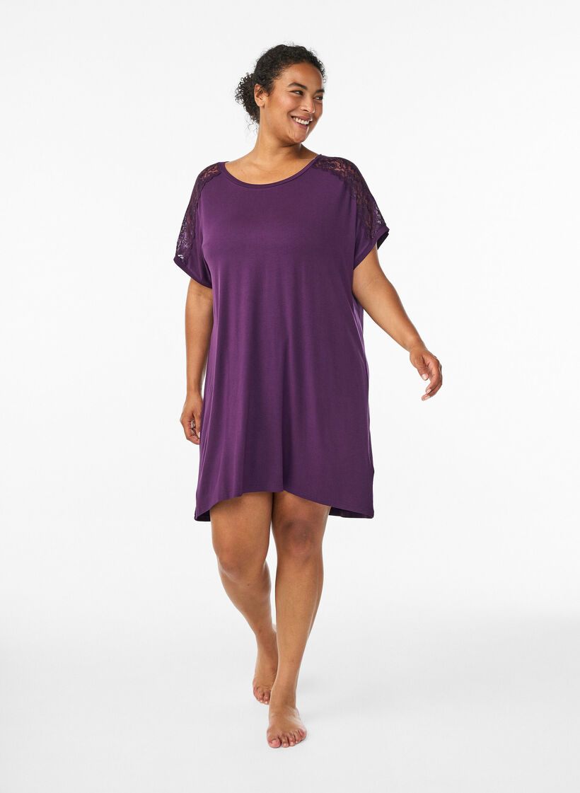 Chemise de nuit en viscose avec dentelle, Violet, Model image number 1