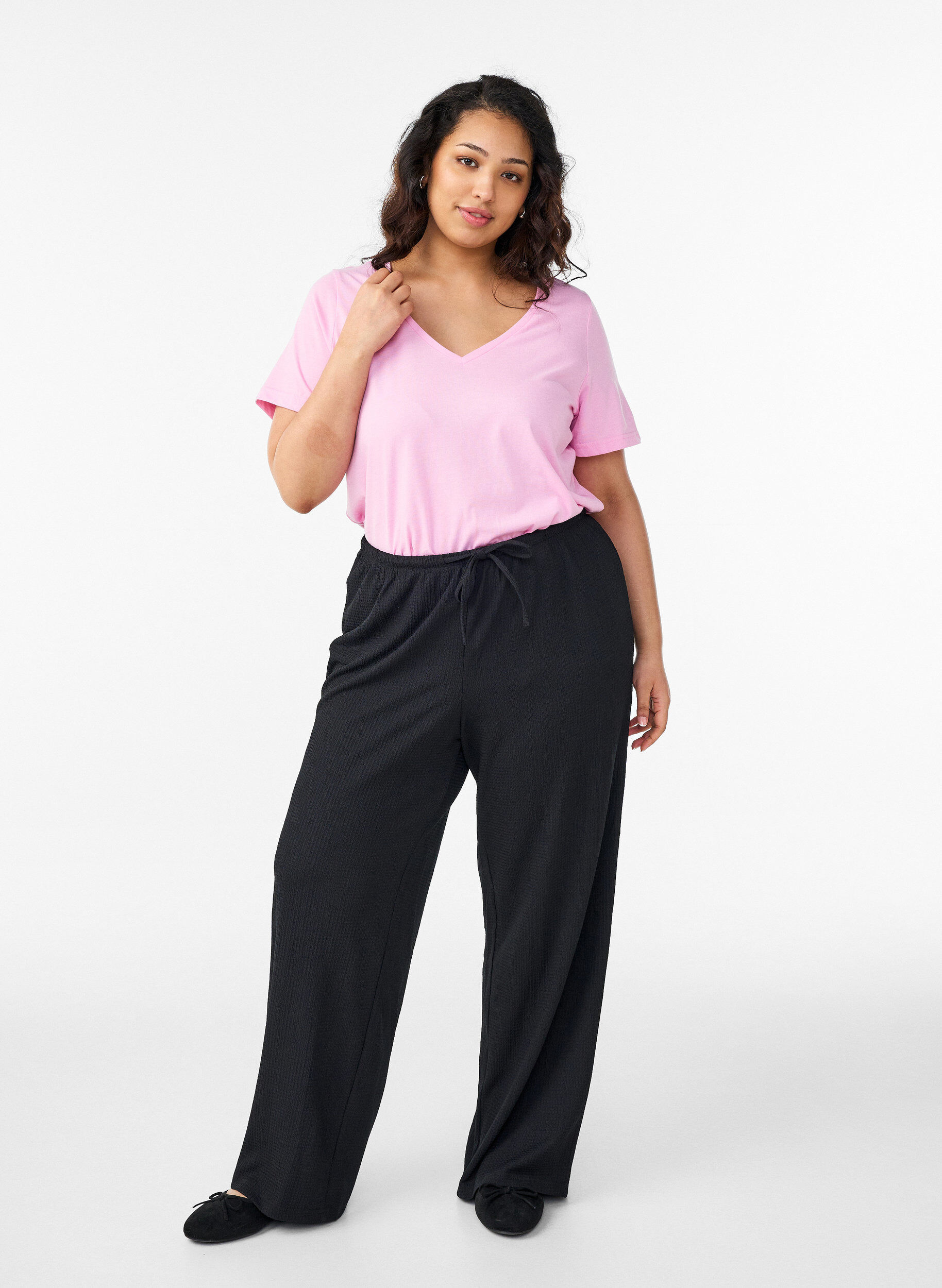 ZizziT-shirt col V, Rose, Model image number 1