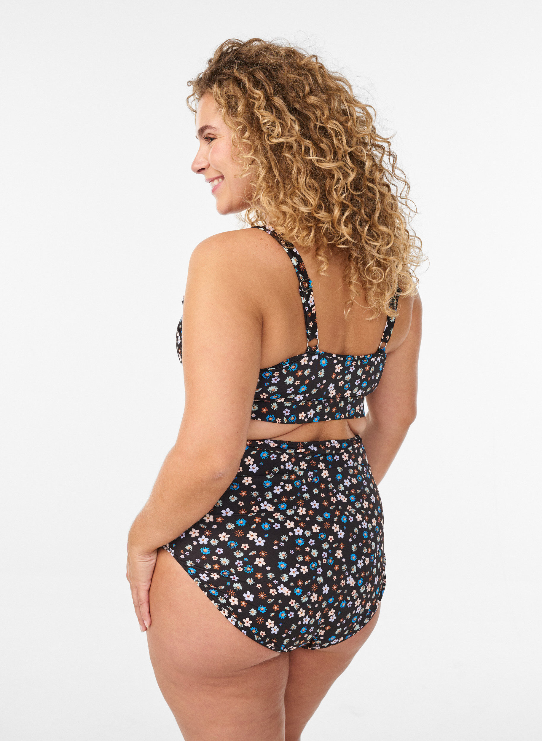 Zizzi Culotte de bikini taille tr&egrave;s haute &agrave; imprim&eacute; floral, Marron, Model image number 1