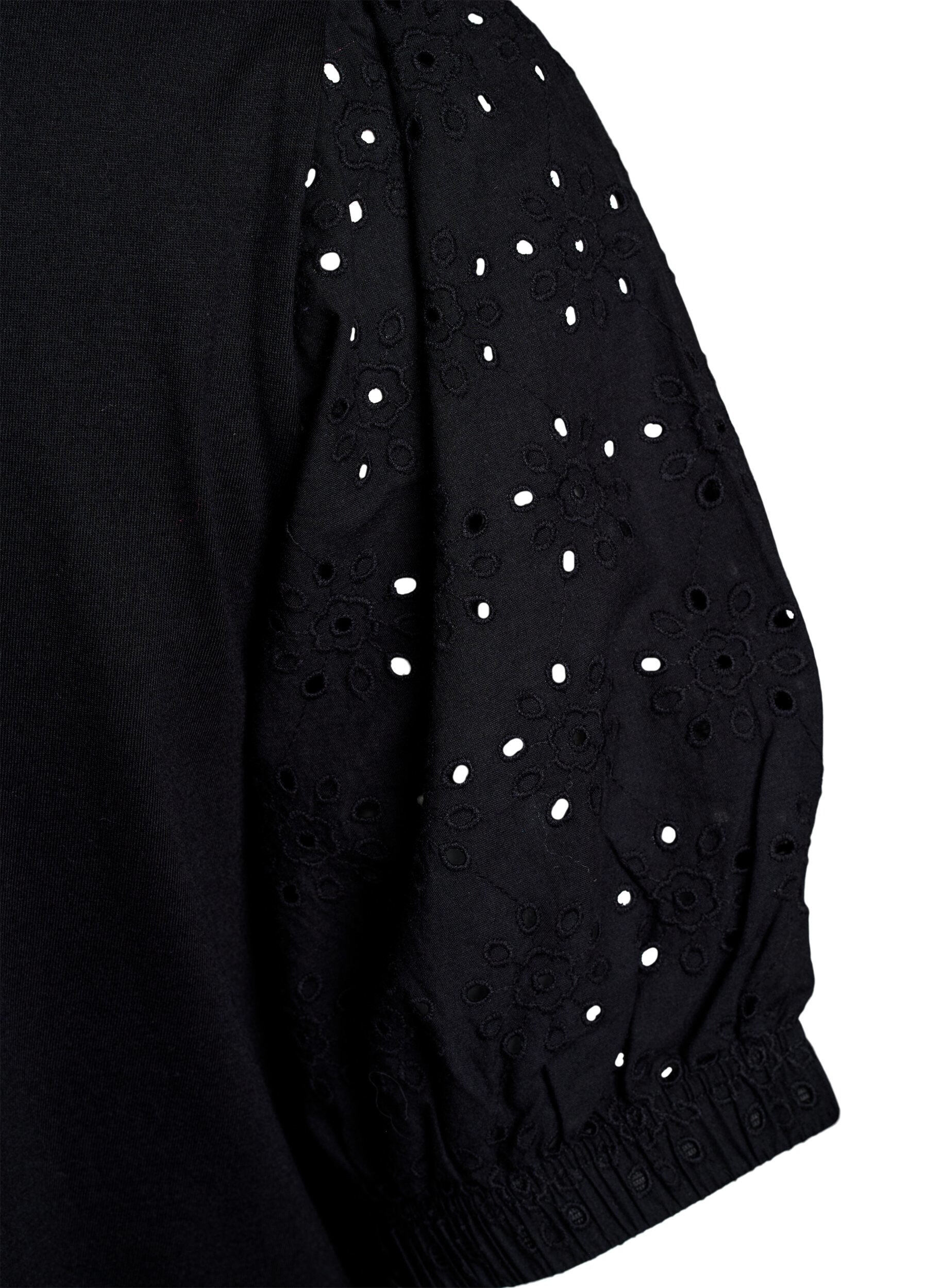 Zizzi T-shirt avec des manches en broderie anglaise, Noir, Packshot image number 3