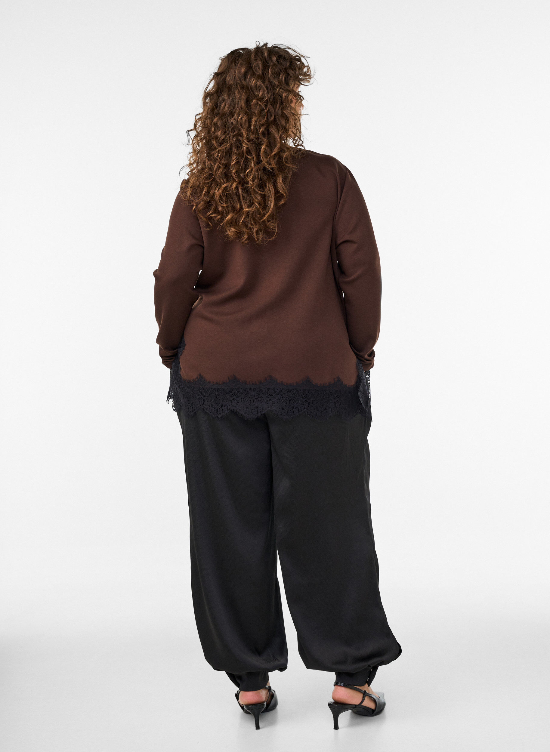 ZizziPantalon ballon satin&eacute;, Noir, Model image number 1