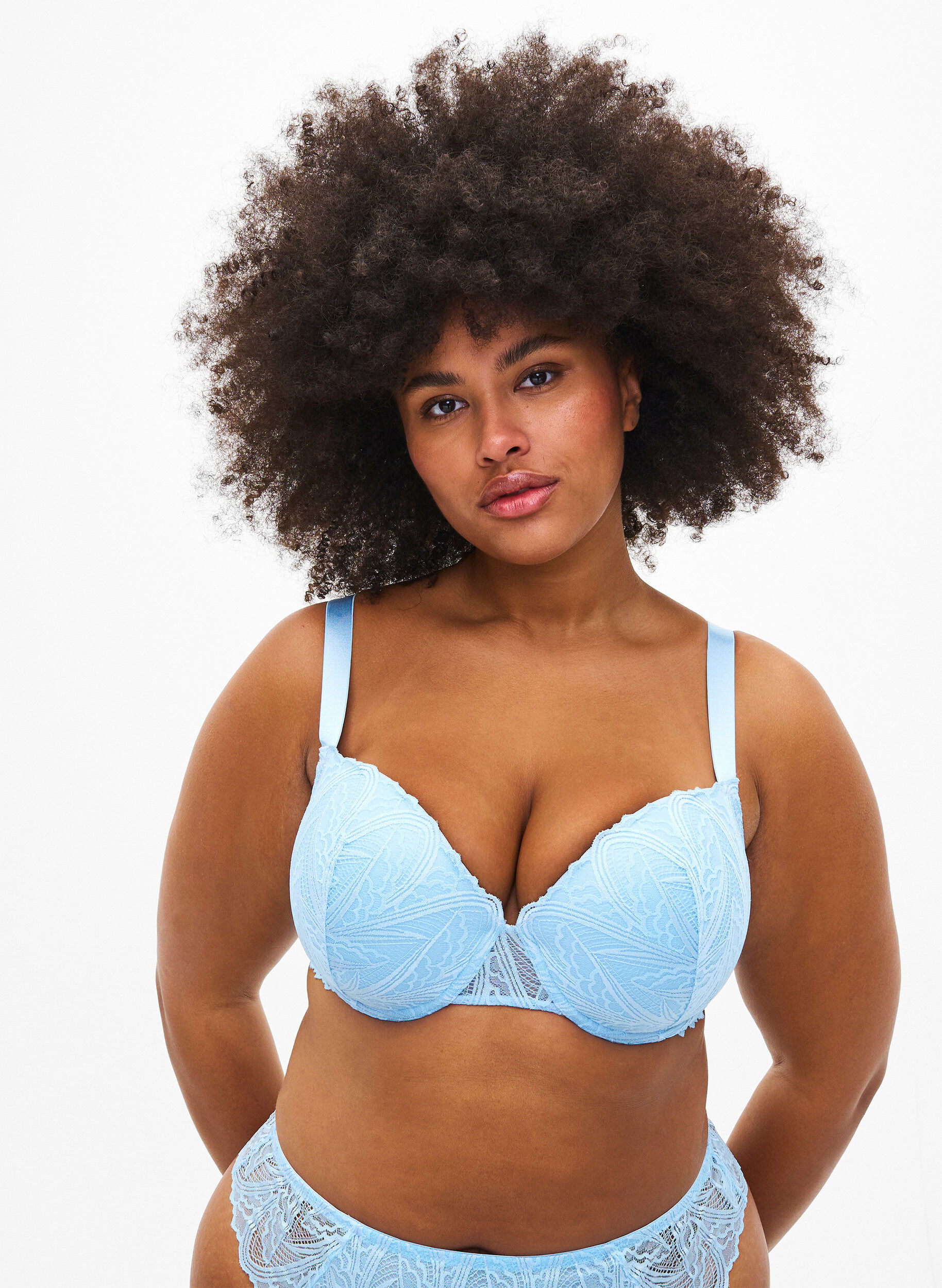Zizzi Soutien-gorge en dentelle moul&eacute; avec armatures, Bleu Clair, Model image number 0