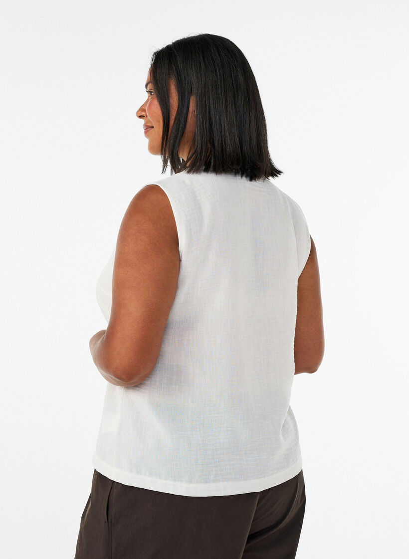 Gilet sans manches avec col en V et boutons, Vanille, Model image number 2