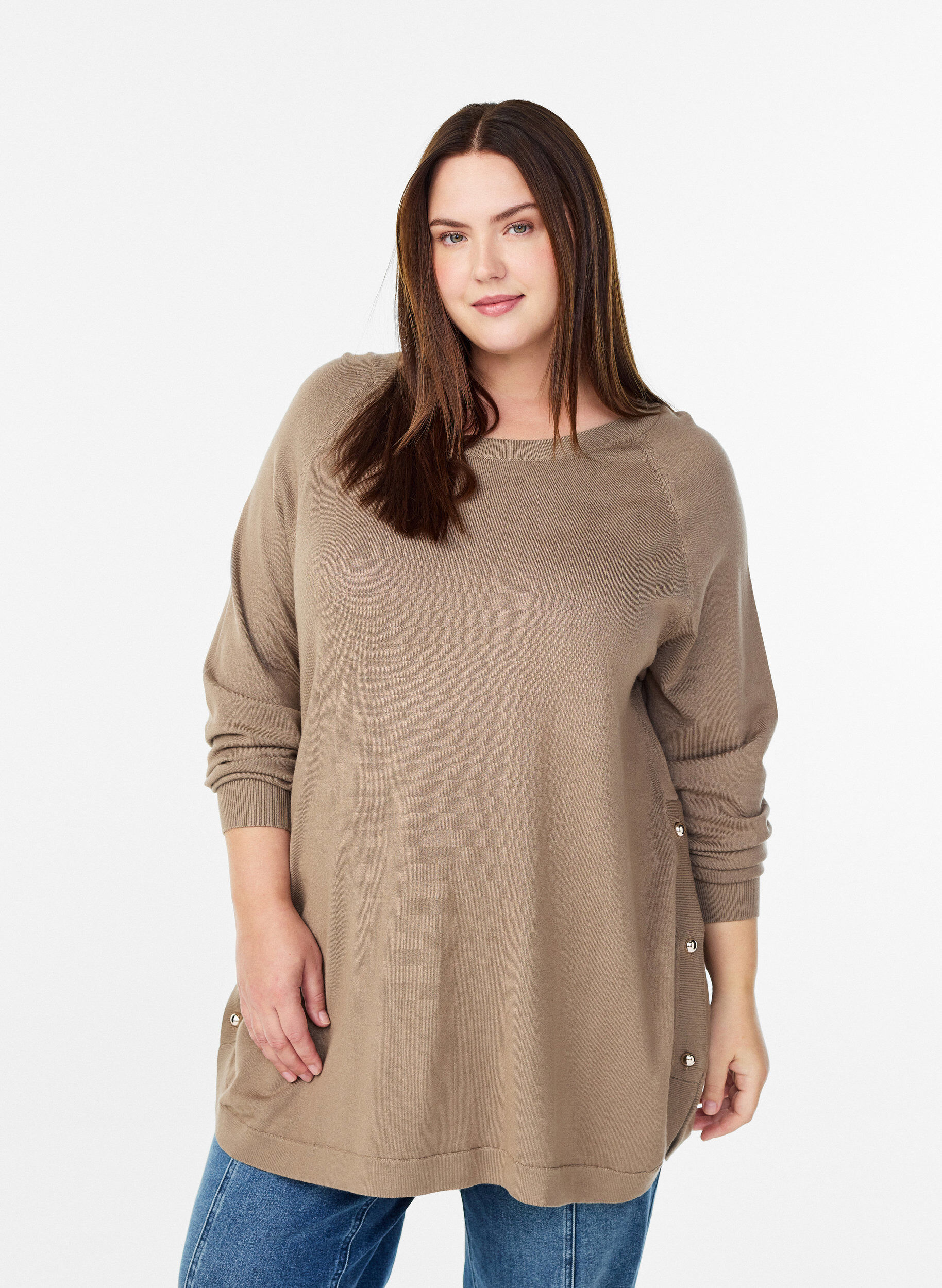 Blouse en maille avec boutons sur le c&ocirc;t&eacute;, Beige, Model