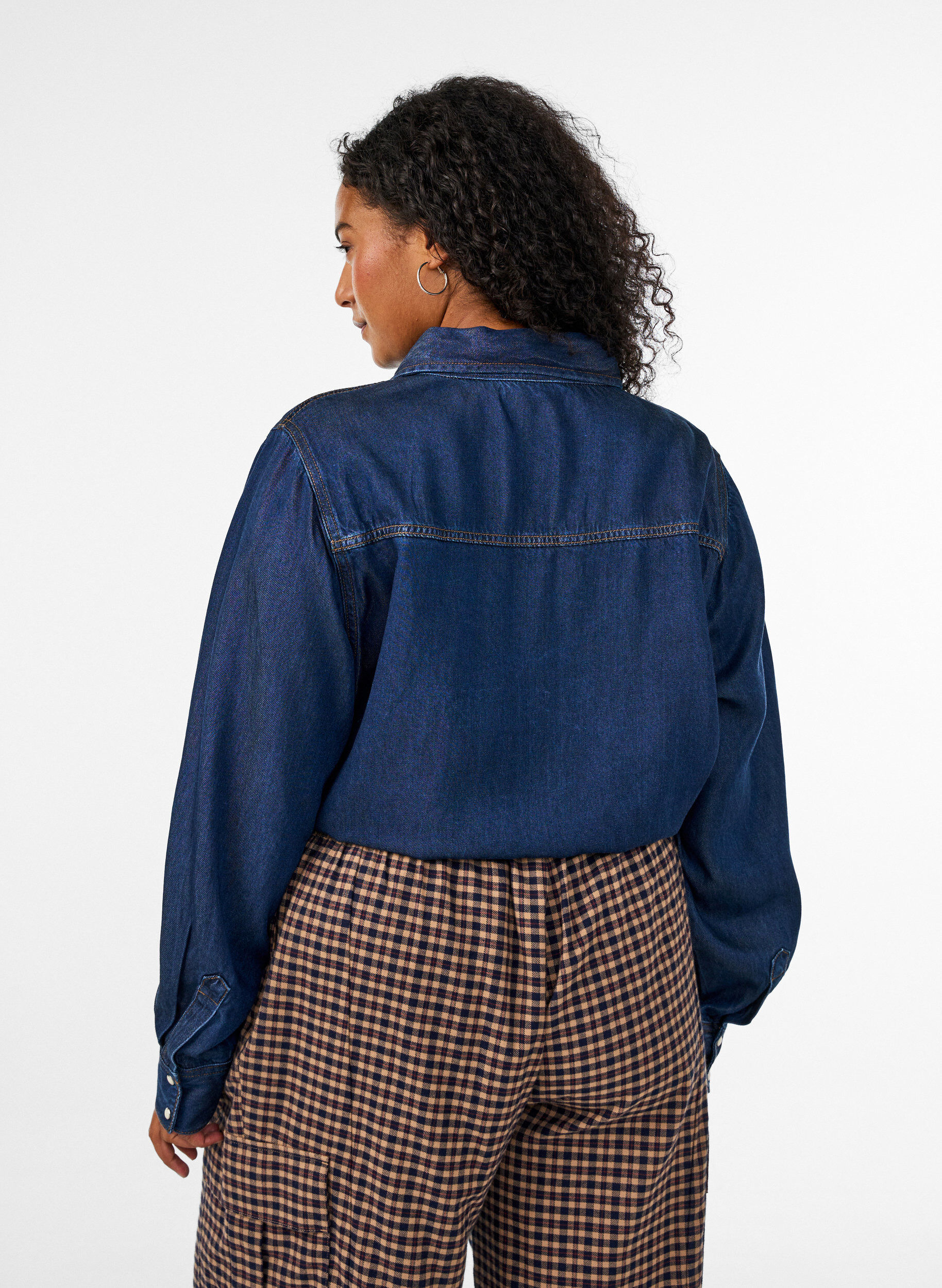 ZizziChemise en jean en lyocell avec boutons-pression, Bleu, Model image number 2