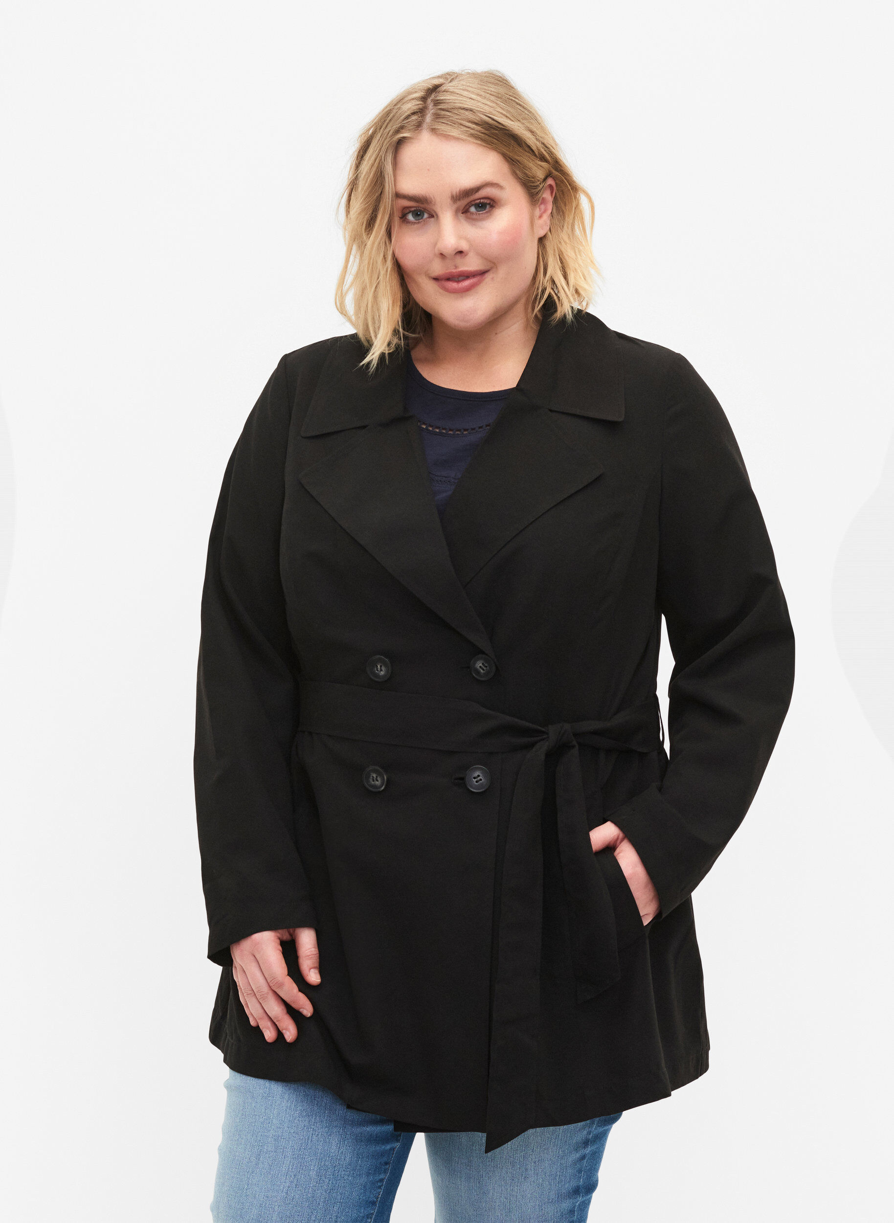 Zizzi Trench-coat avec ceinture et poches, Black, Model image number 0