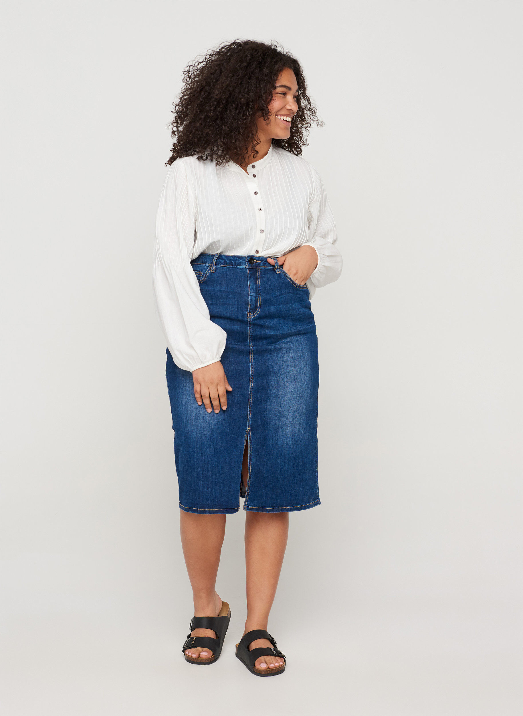Zizzi Jupe midi en jean avec fente, Bleu, Model image number 1