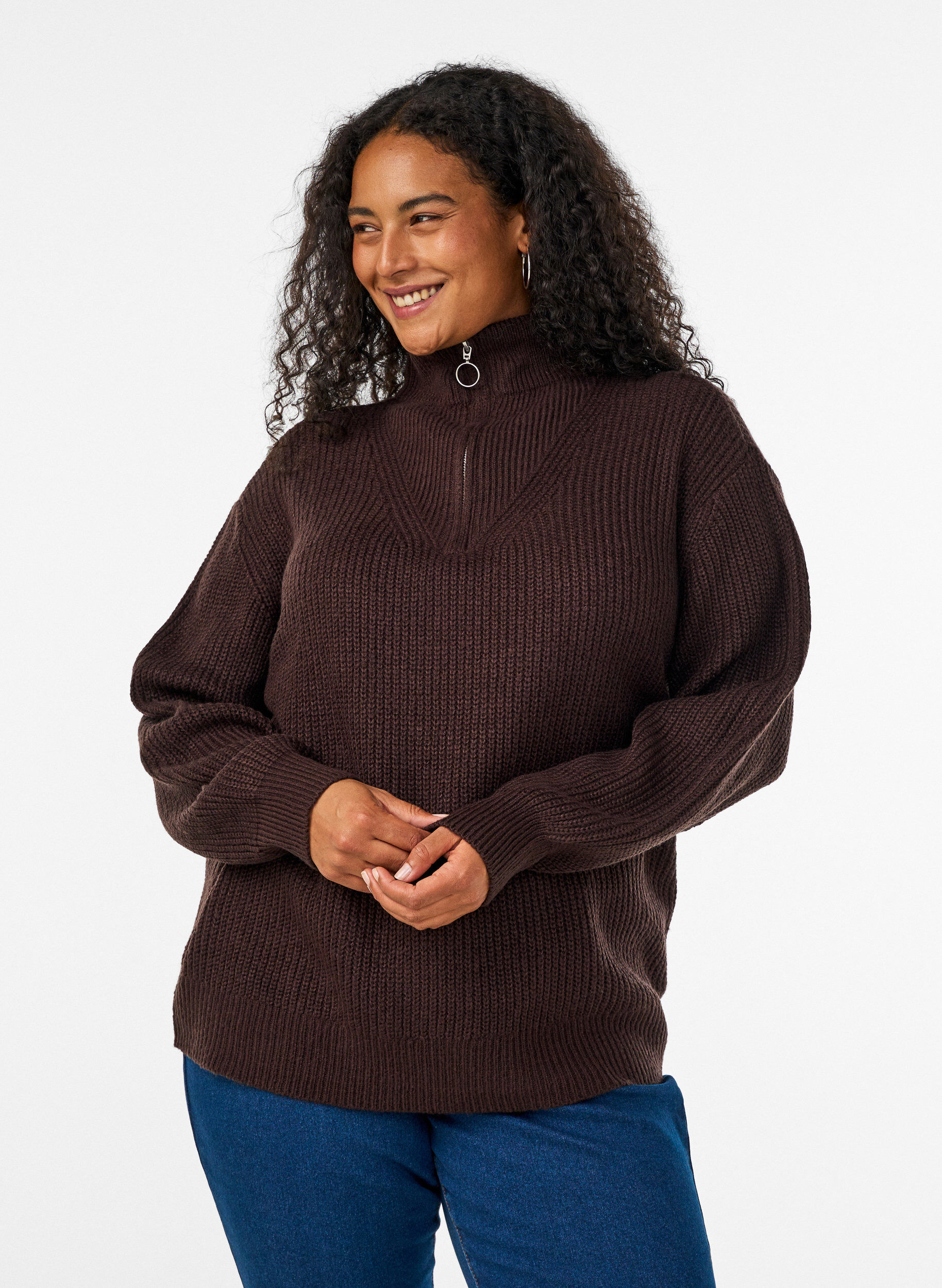 Pull en tricot avec col haut et fermeture &eacute;clair, Marron, Model