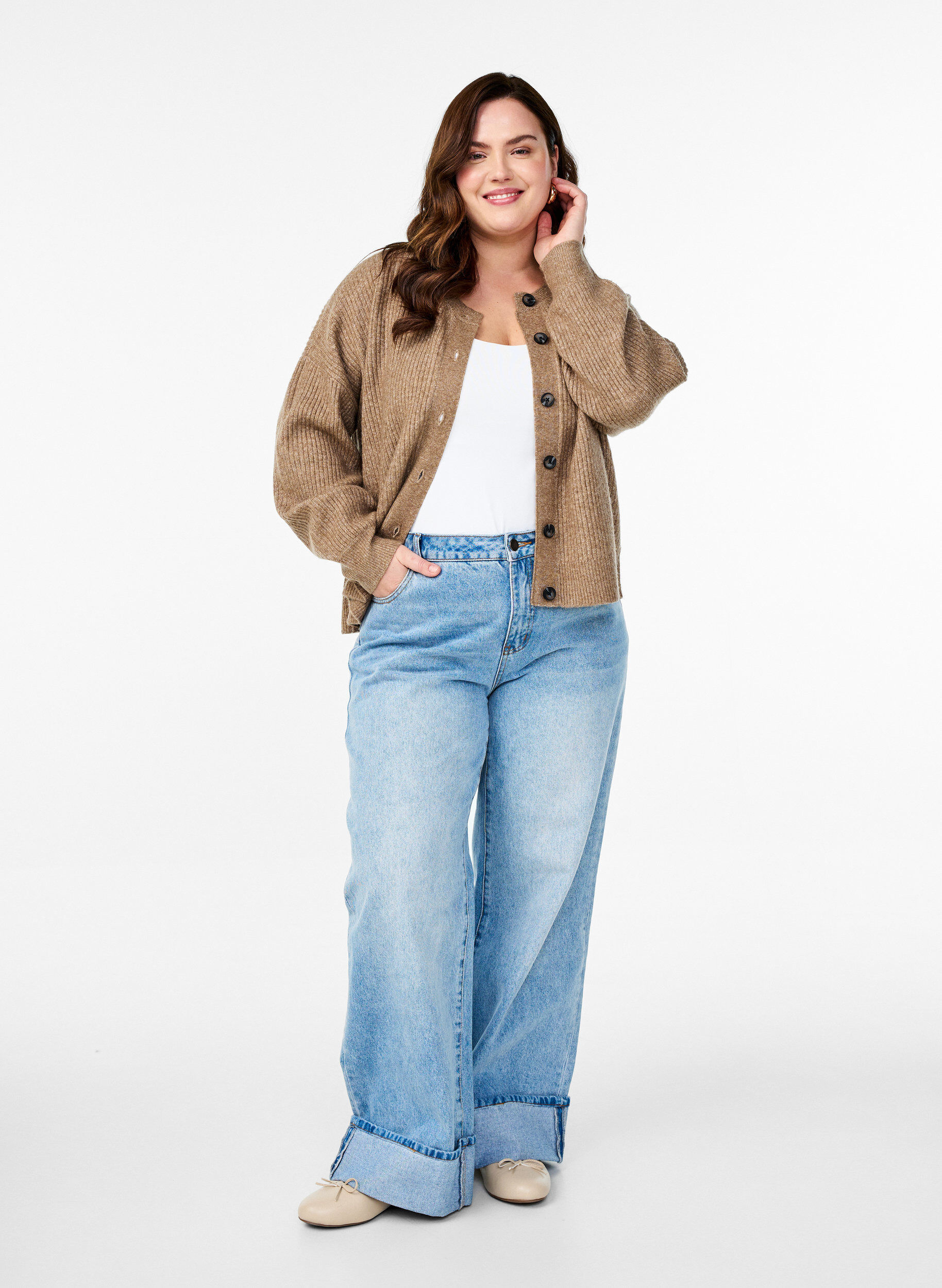 Zizzi Cardigan en tricot c&ocirc;tel&eacute; avec boutons, Marron, Model image number 1