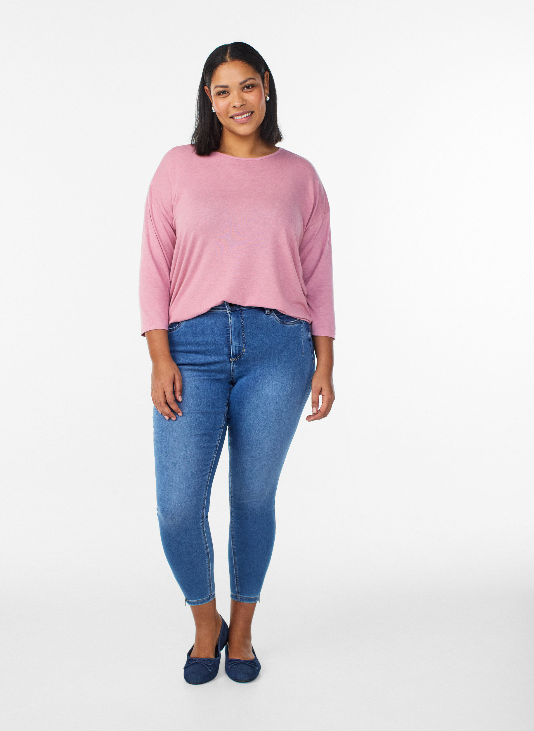 Zizzi Jean crop Amy avec d&eacute;tails zipp&eacute;s, Bleu, Model image number 0