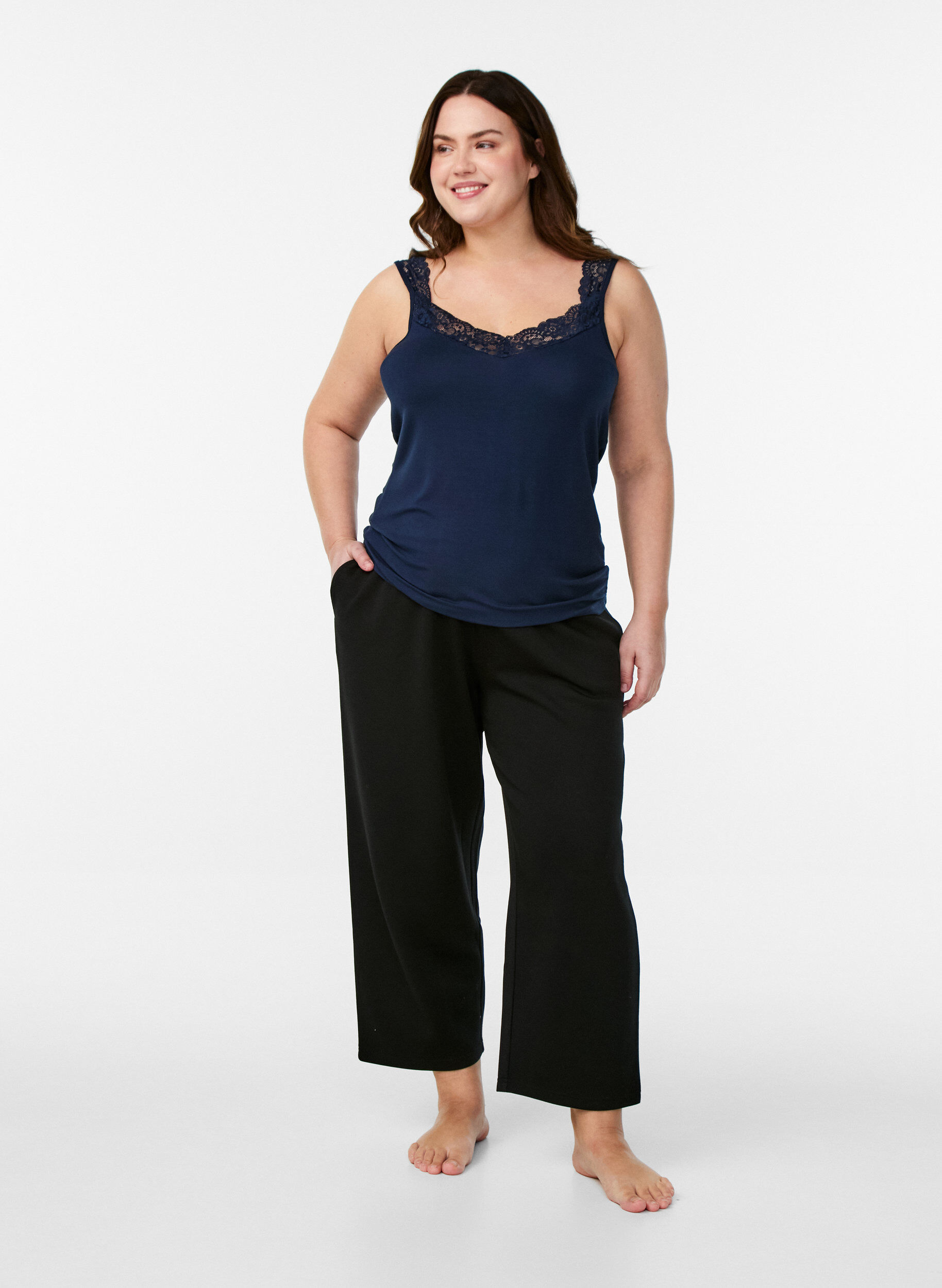 ZizziTop en viscose avec bordure en dentelle, Bleu, Model image number 1