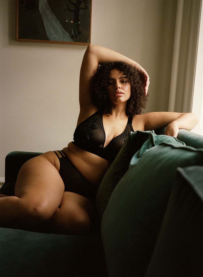 Soutien-gorge en résille avec velours et dentelle, Black, Image image number 0