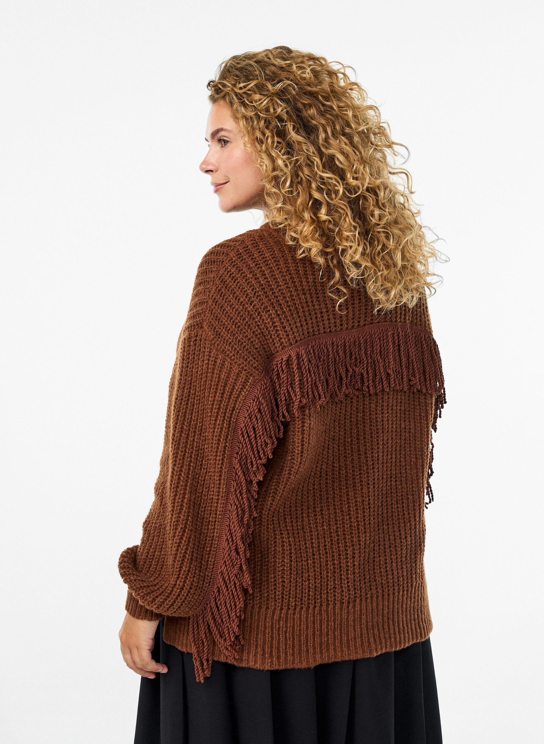 Pull en maille avec franges dans le dos, Marron, Model