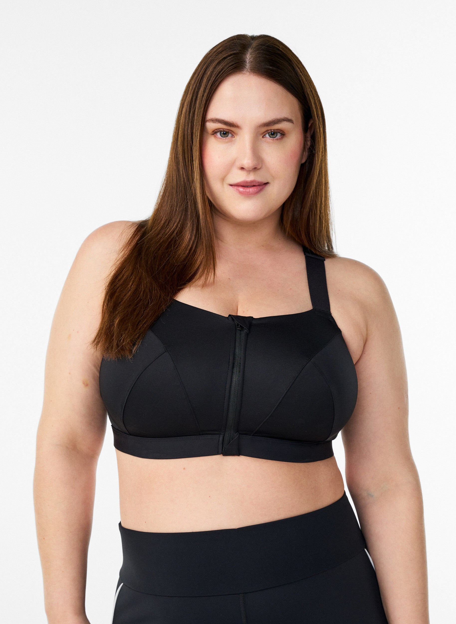 Soutien-gorge de sport avec une fermeture sur le devant et un maintien &eacute;lev&eacute;, Noir, Model