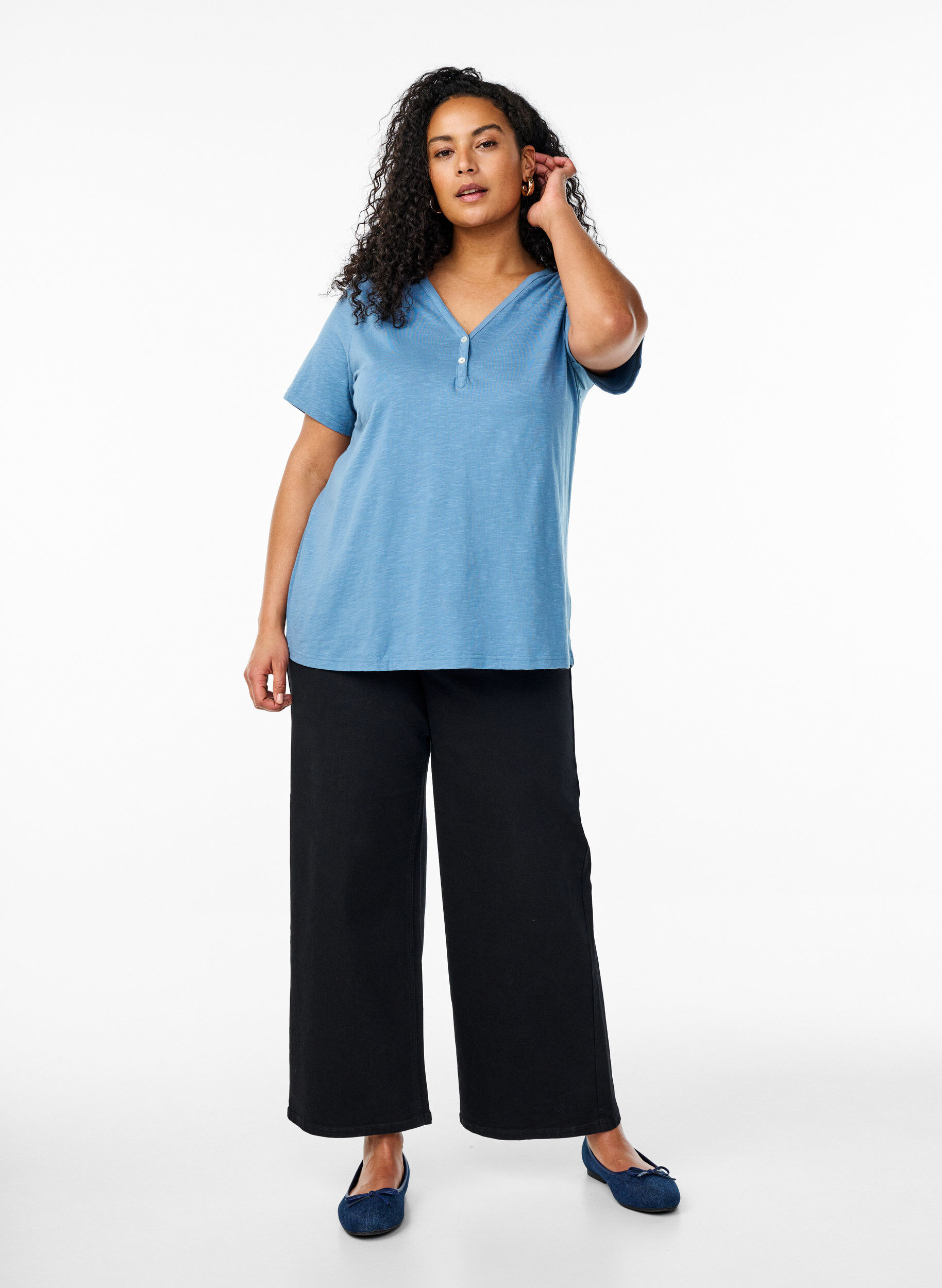 Zizzi FLASH - T-shirt dot&eacute; de boutons, Bleu, Model image number 1