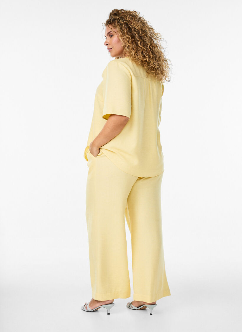 Pantalon ample avec ceinture &eacute;lastique et poches, Jaune clair, Model image number 1