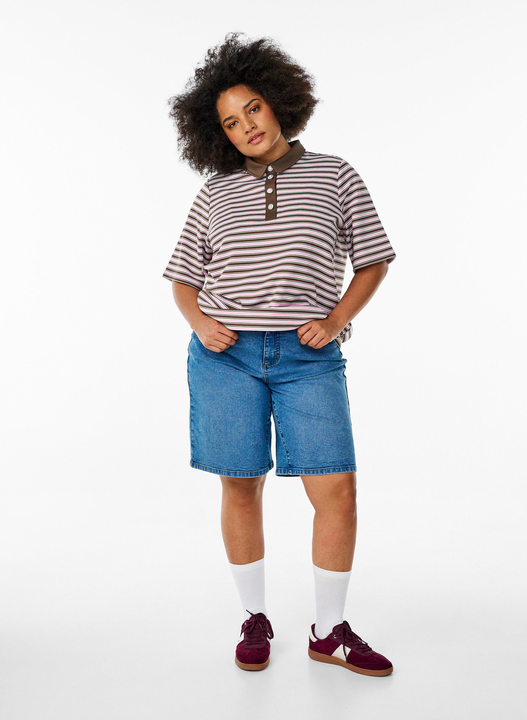 Zizzi Polo ray&eacute; &agrave; manches courtes et fermeture &eacute;clair, Marron, Model image number 1