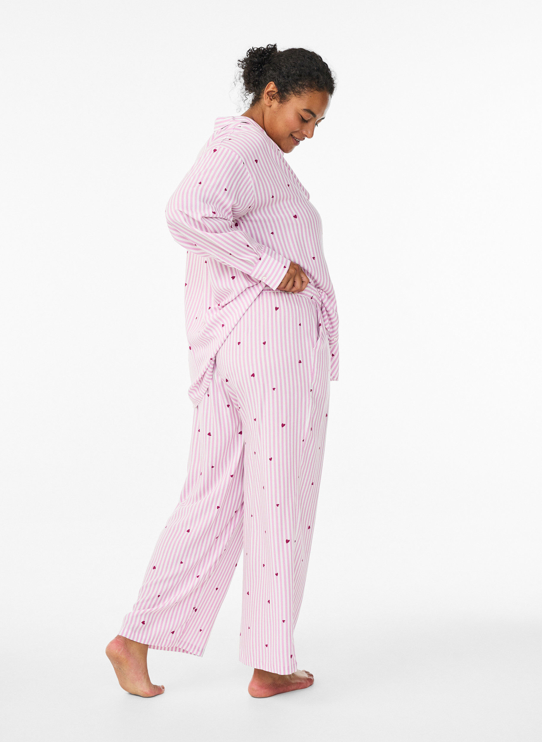 ZizziPantalon de nuit ample &agrave; rayures et c&oelig;urs, Rose, Model image number 1