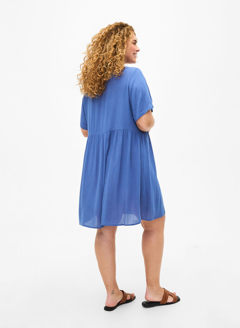 Robe à manches courtes en viscose avec forme en A, Moonlight Blue, Model image number 1