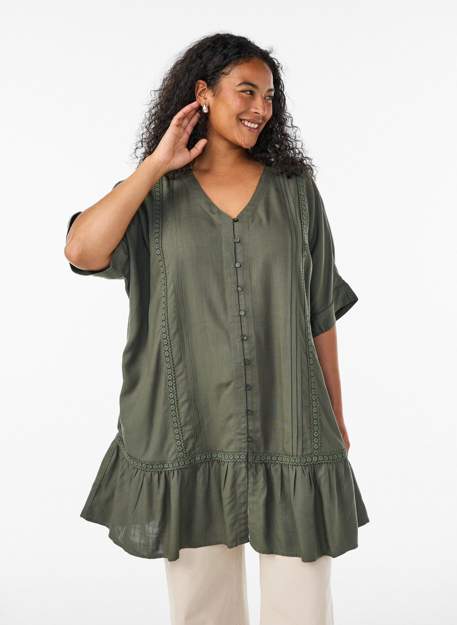 ZizziTunique en viscose avec boutons et ourlet &agrave; volants, Vert, Model image number 0